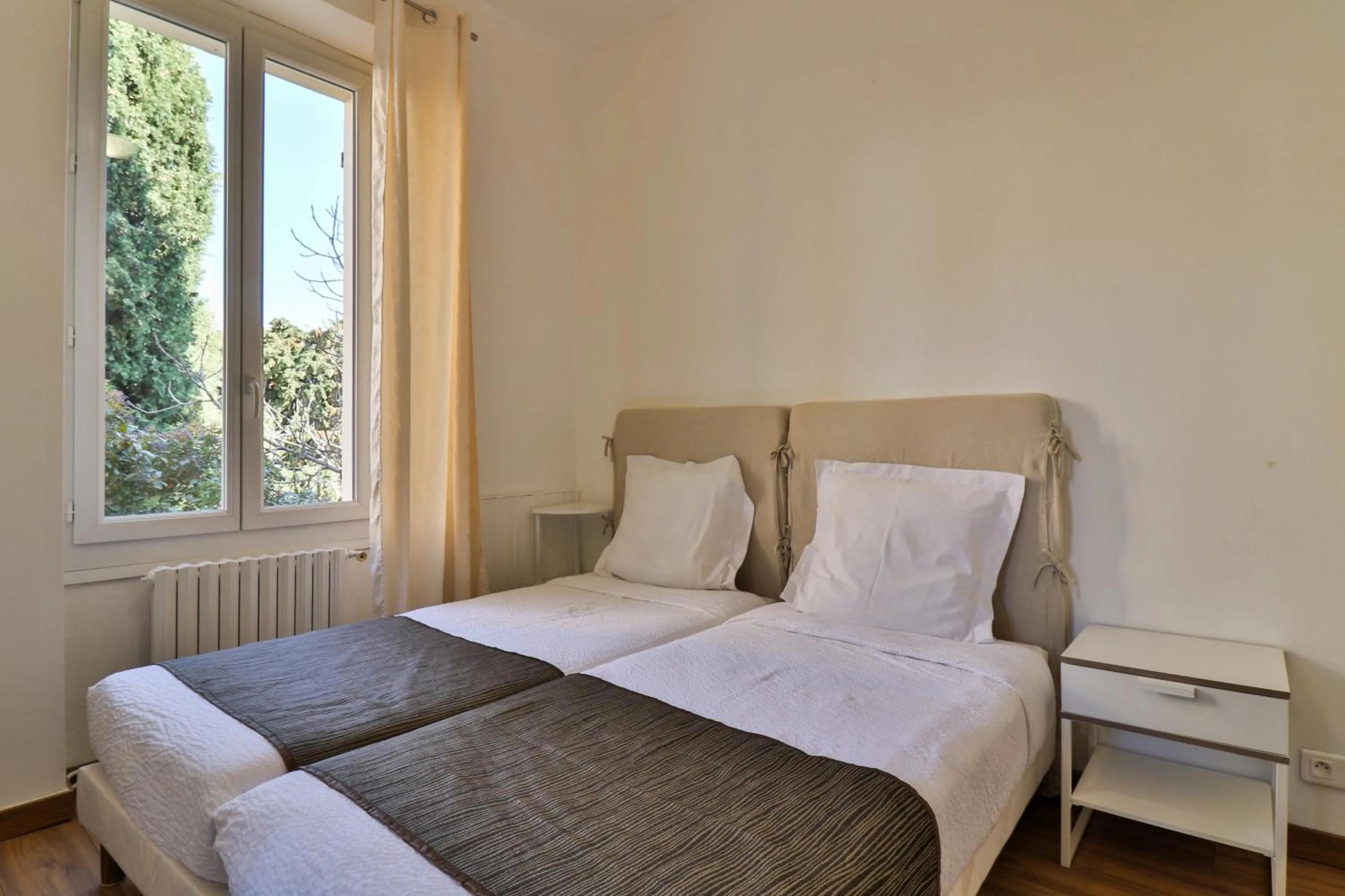 Bed in Hotel La Villa Florida