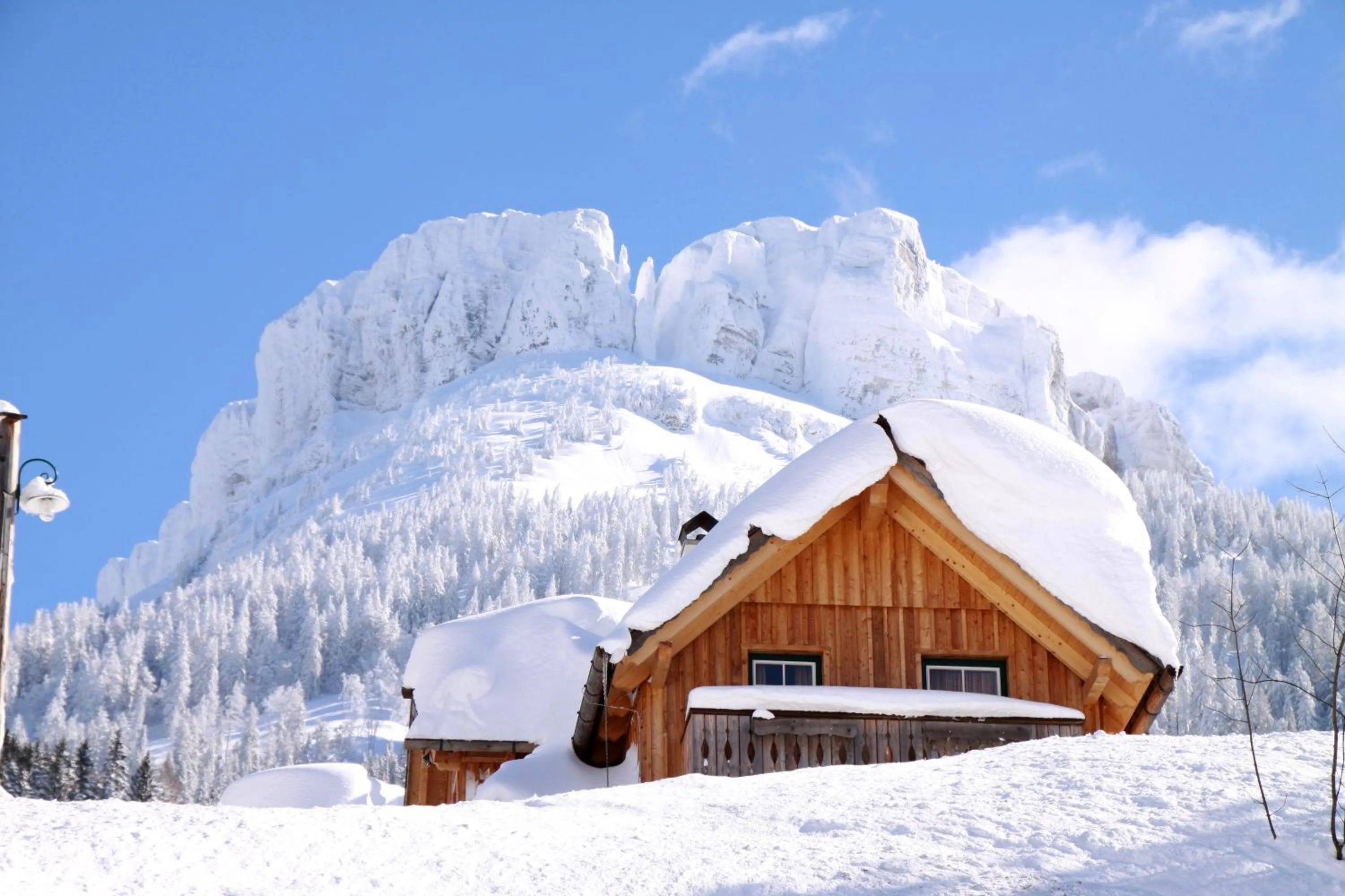 Facade/entrance in AlpenParks Hagan Lodge Altaussee