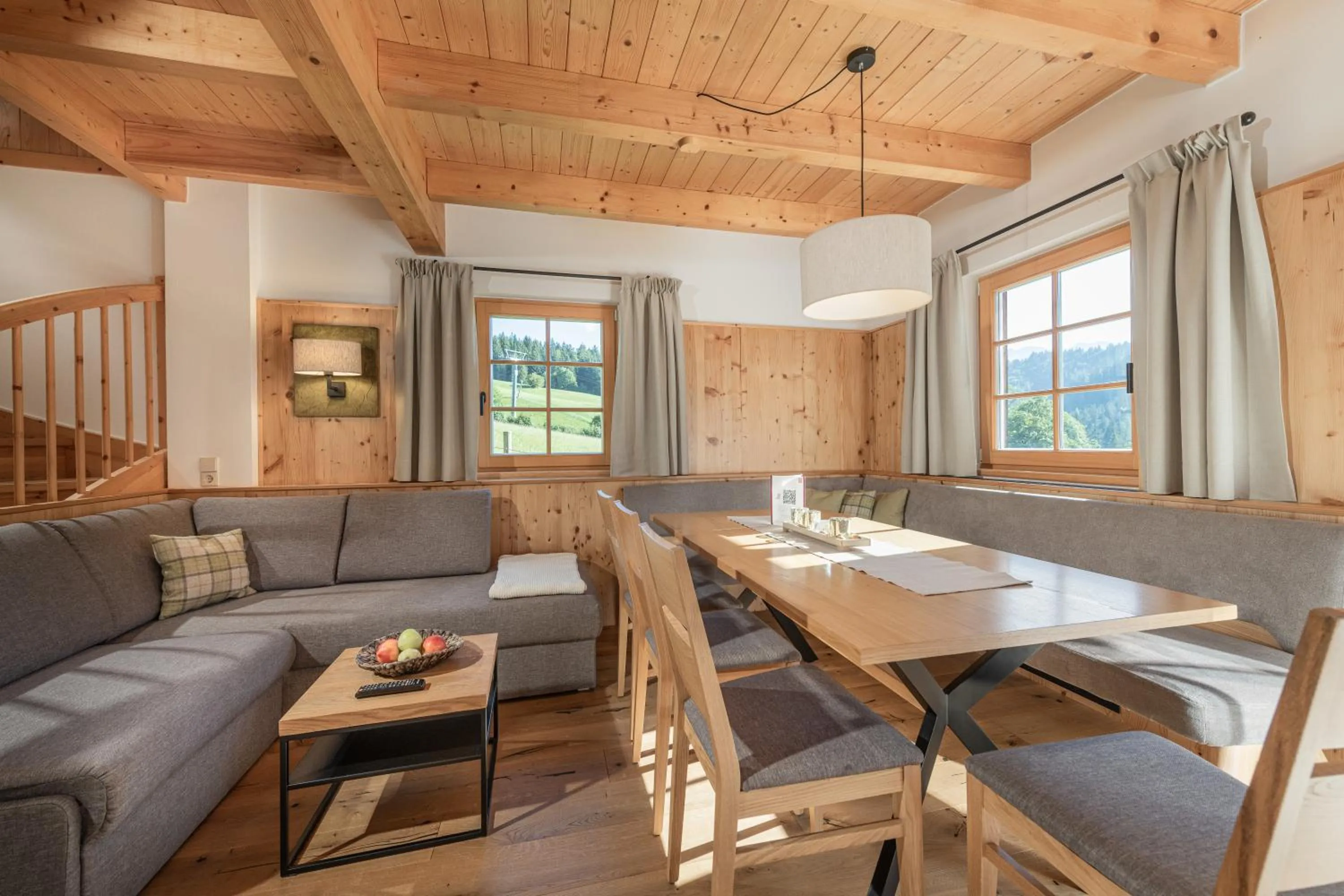 Dining area in AlpenParks Hagan Lodge Altaussee