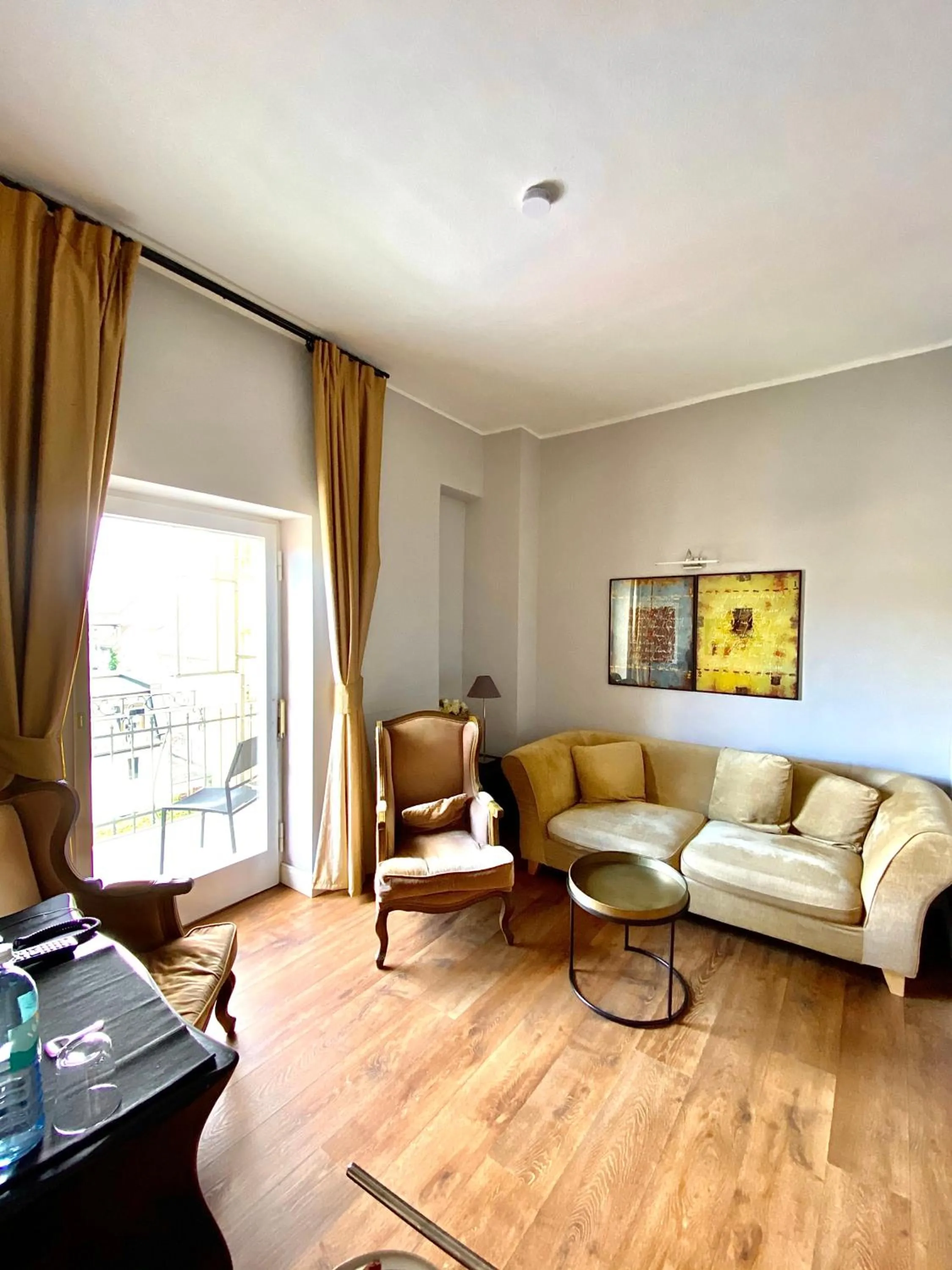 Photo of the whole room in Das Nikolai Hotel