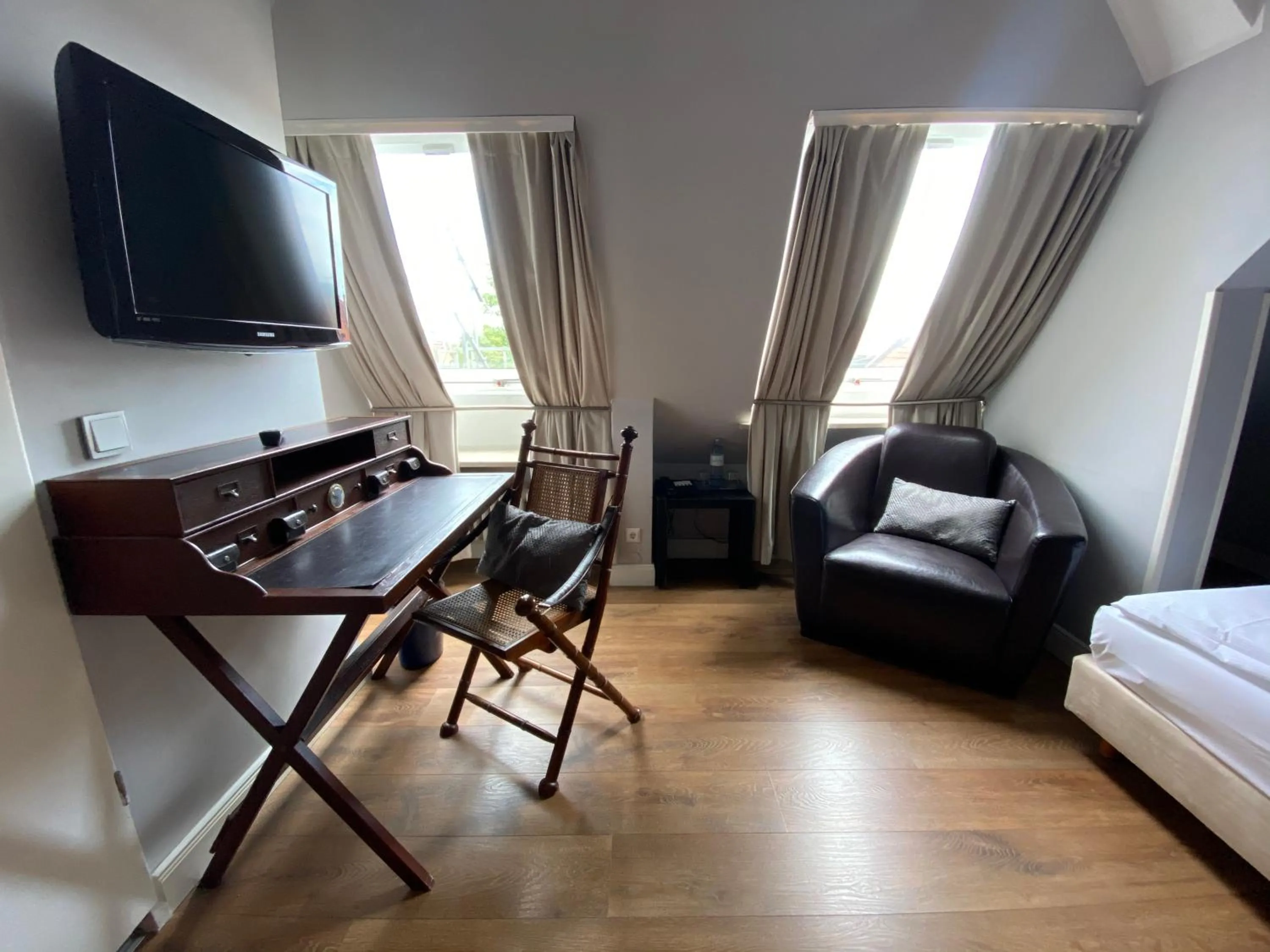 TV and multimedia, Bed in Das Nikolai Hotel