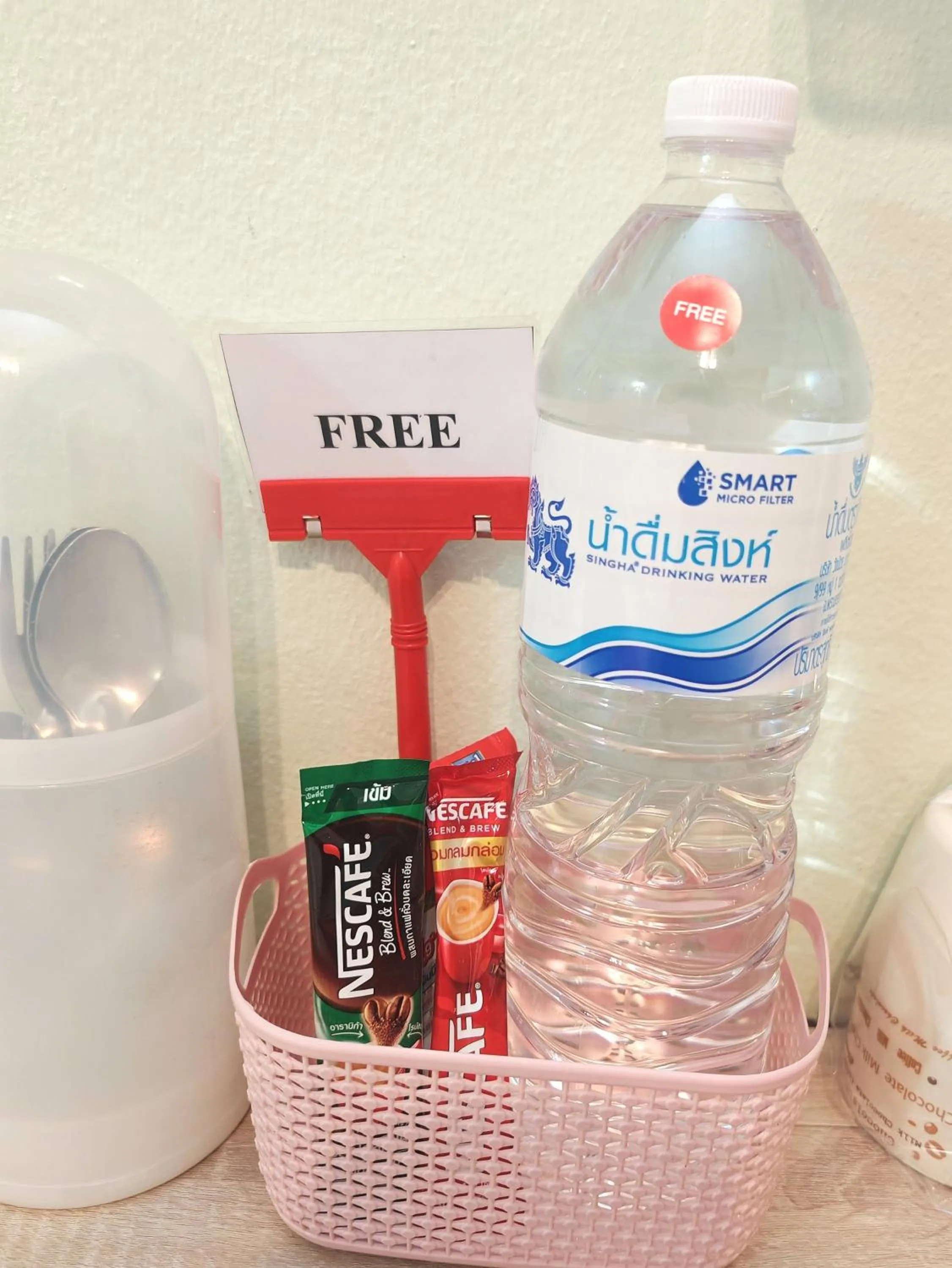 Area and facilities in The Backpacker stn