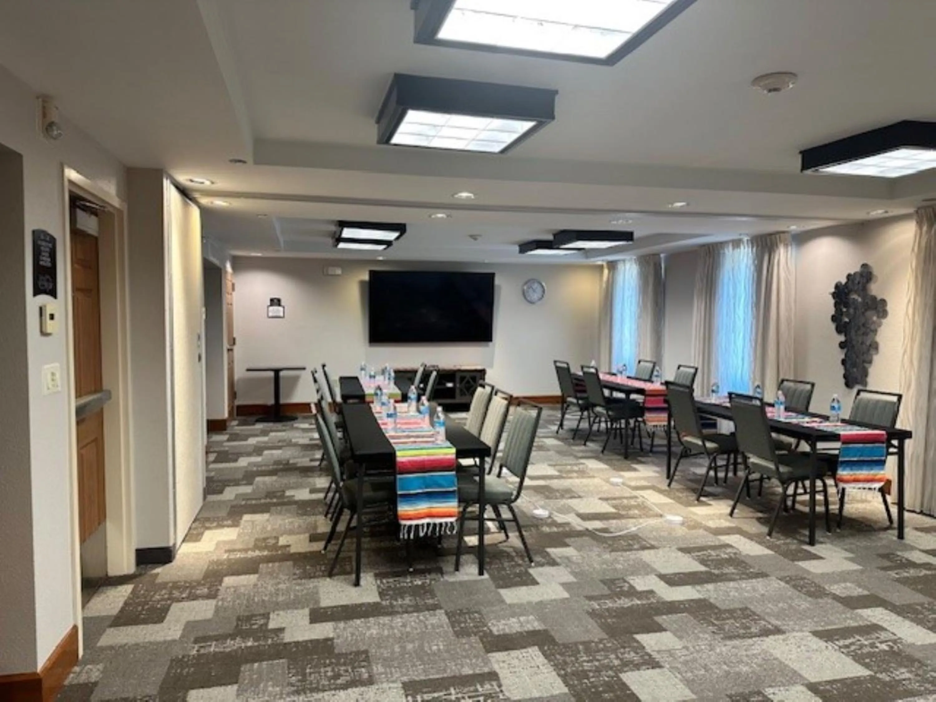 Meeting/conference room in Staybridge Suites Houston West - Energy Corridor by IHG