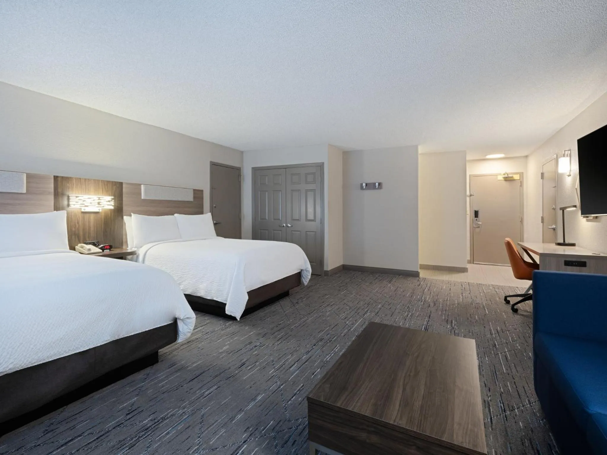 Photo of the whole room, Bed in Holiday Inn Express Hotel & Suites Ft. Lauderdale-Plantation by IHG