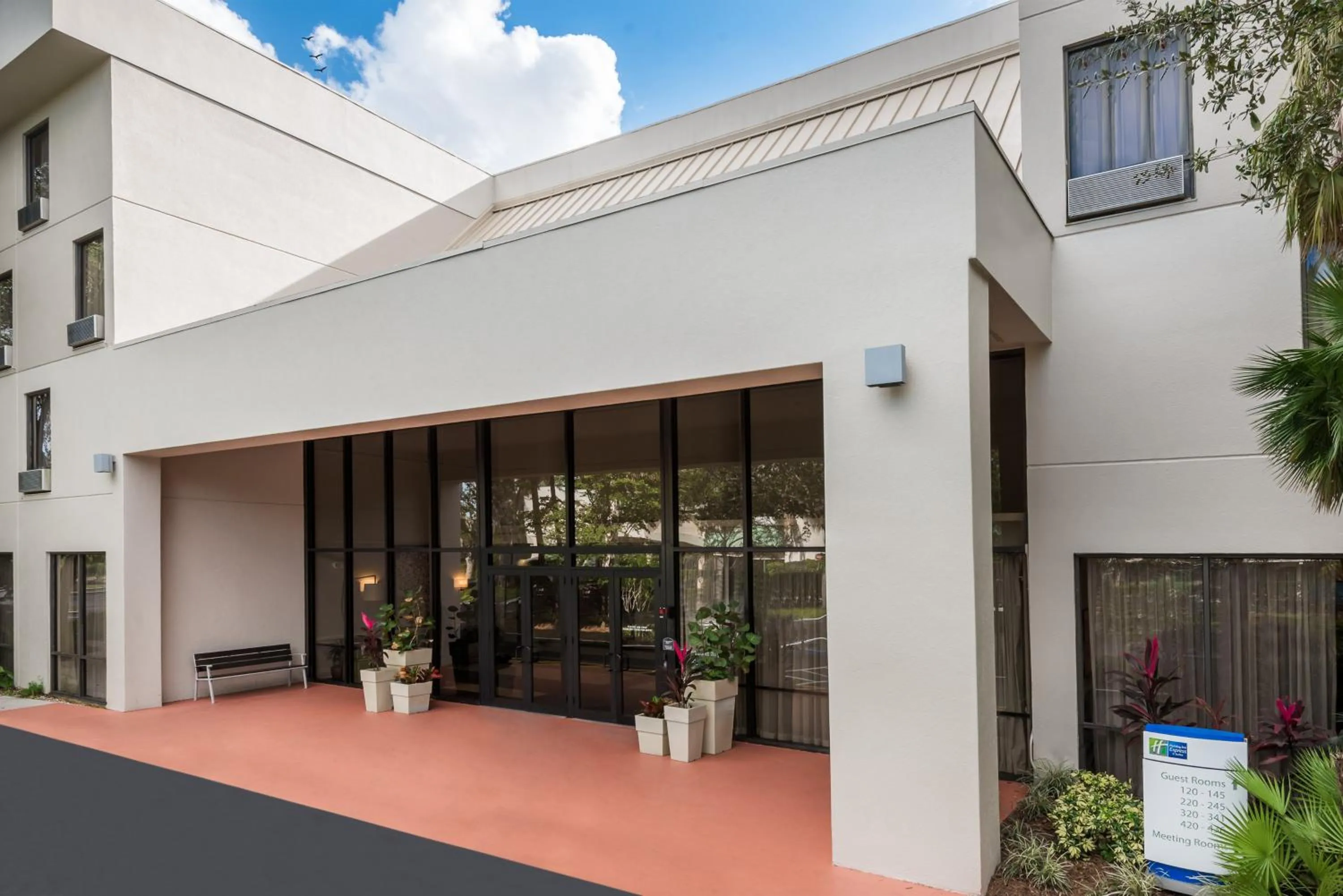 Property building in Holiday Inn Express Hotel & Suites Ft. Lauderdale-Plantation by IHG