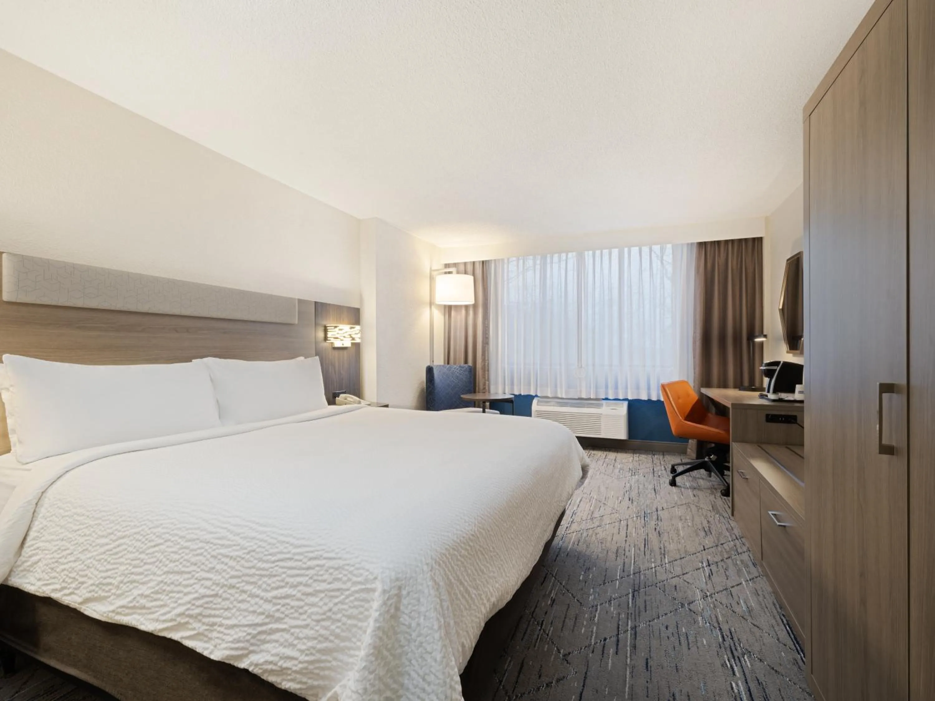 Bedroom, Bed in Holiday Inn Express Hotel & Suites Ft. Lauderdale-Plantation by IHG