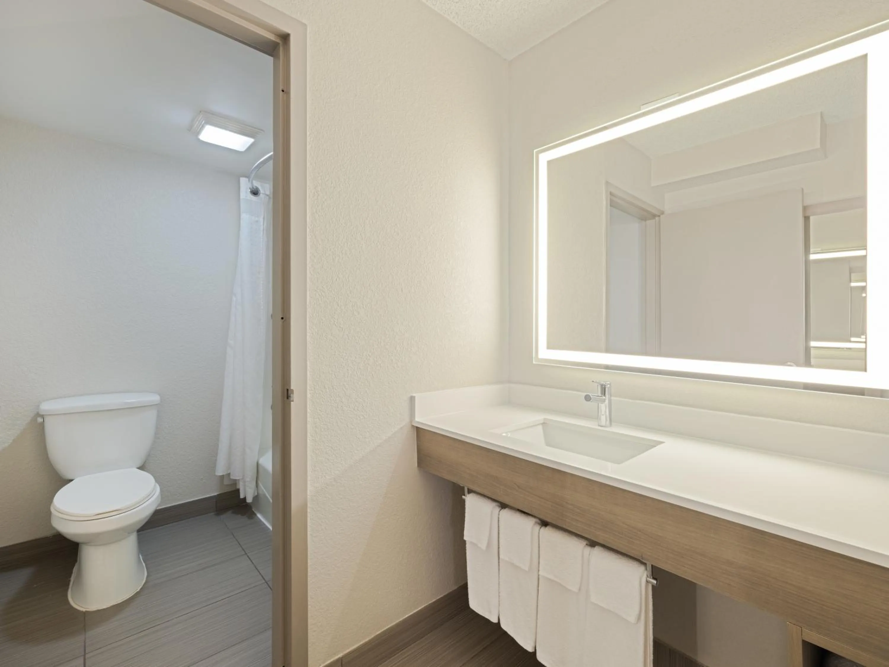 Bathroom in Holiday Inn Express Hotel & Suites Ft. Lauderdale-Plantation by IHG