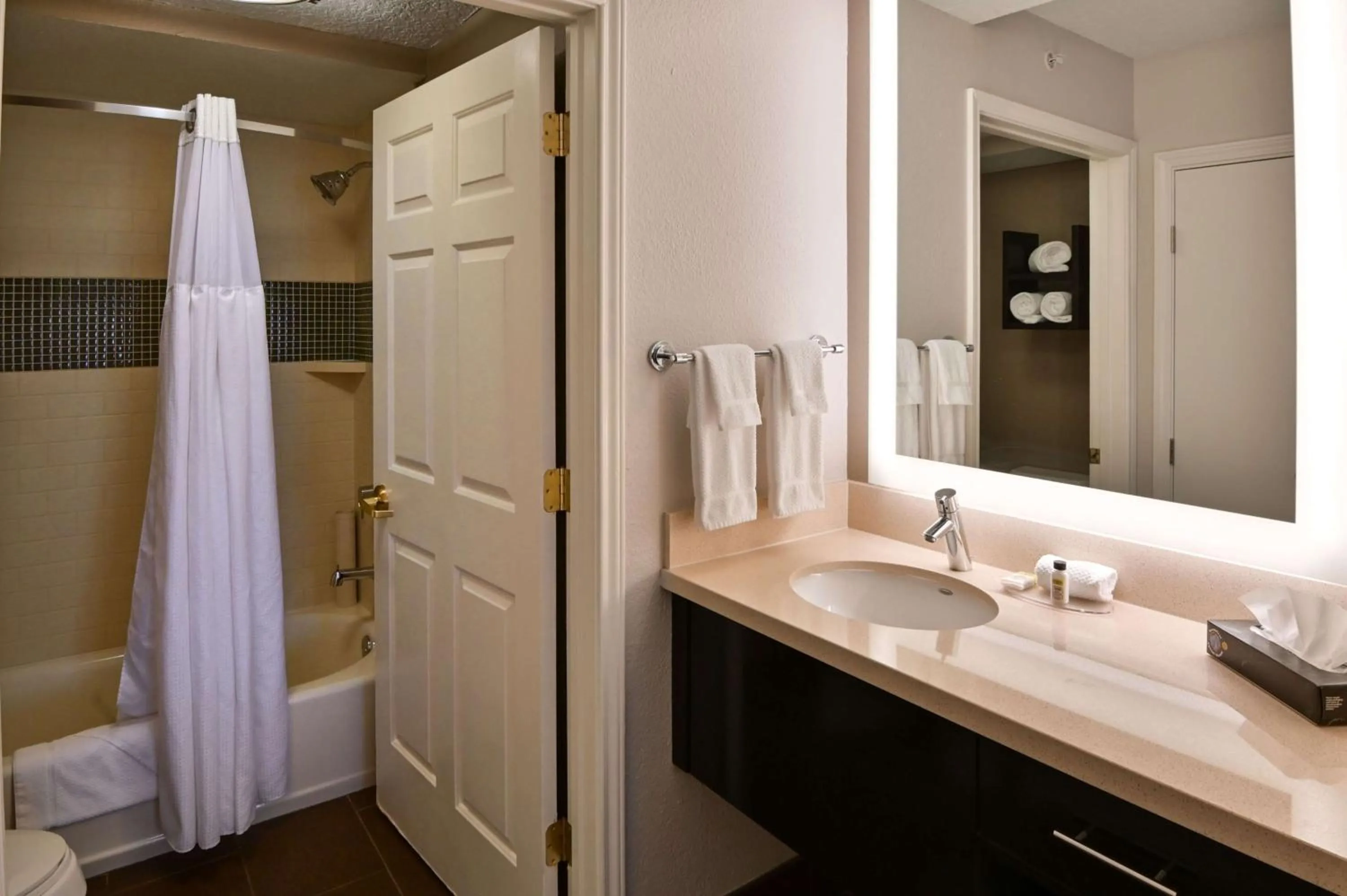 Bathroom in Sonesta ES Suites Fort Lauderdale Plantation