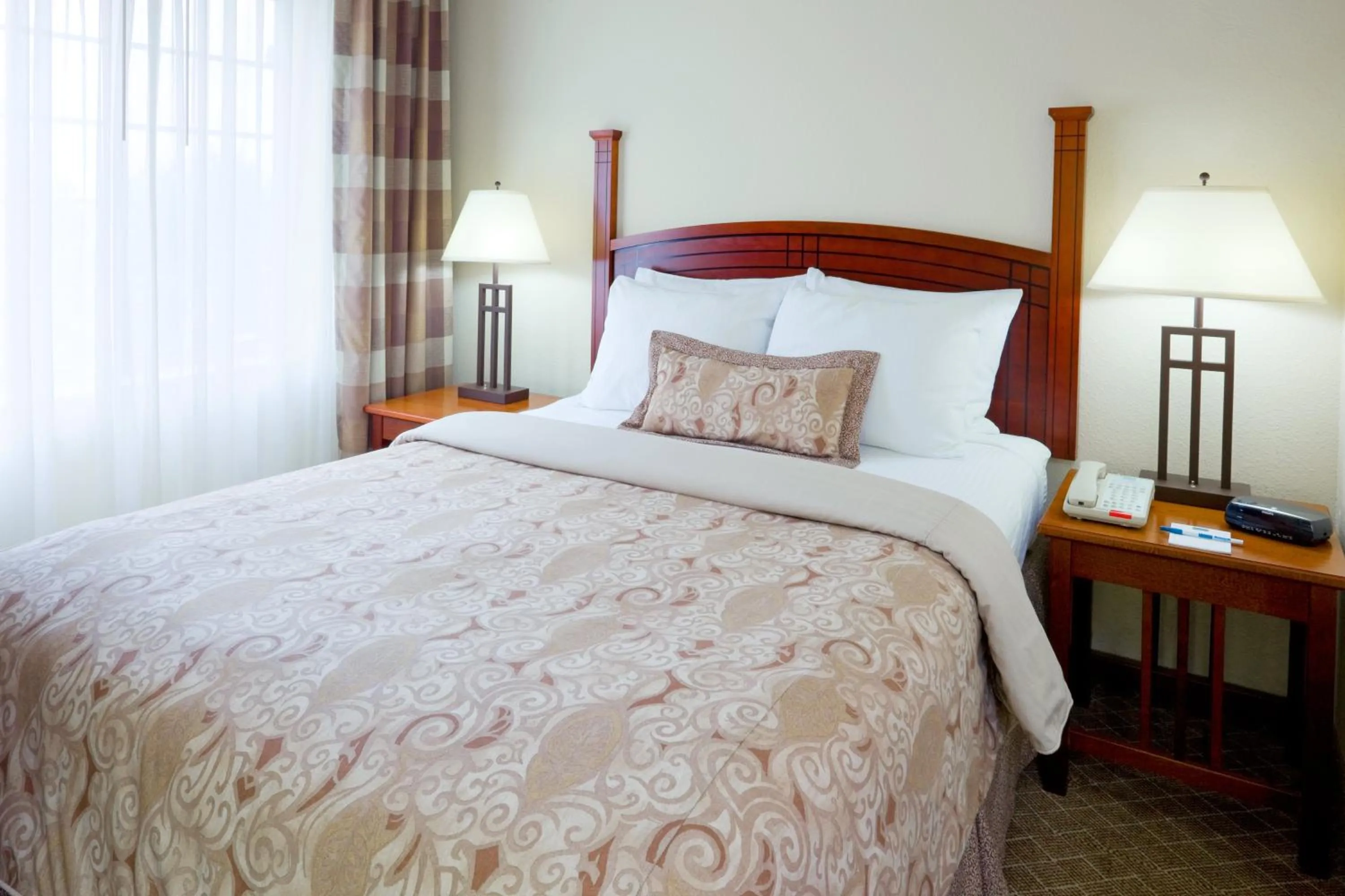 Photo of the whole room, Bed in Staybridge Suites Cranbury - South Brunswick by IHG