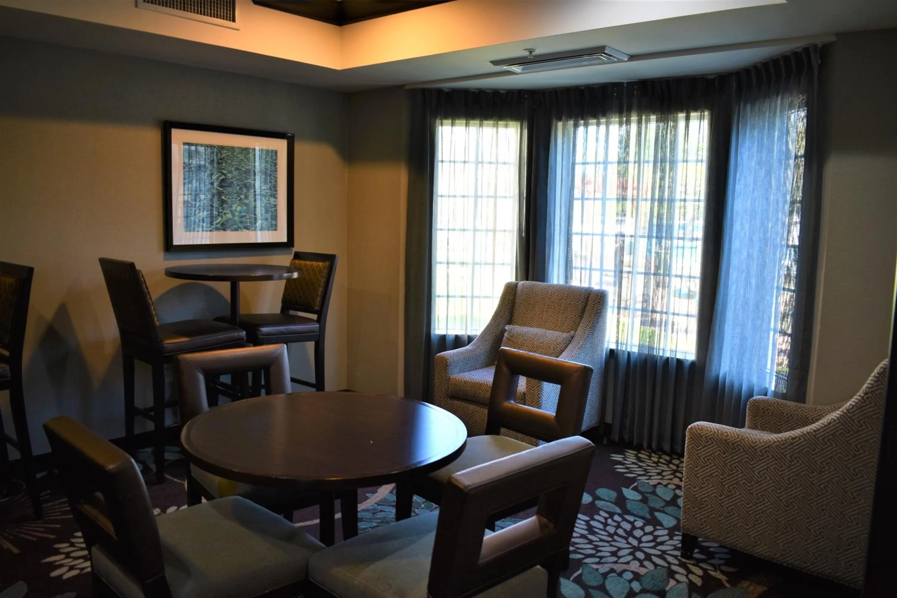 Lobby or reception in Staybridge Suites Cranbury - South Brunswick by IHG