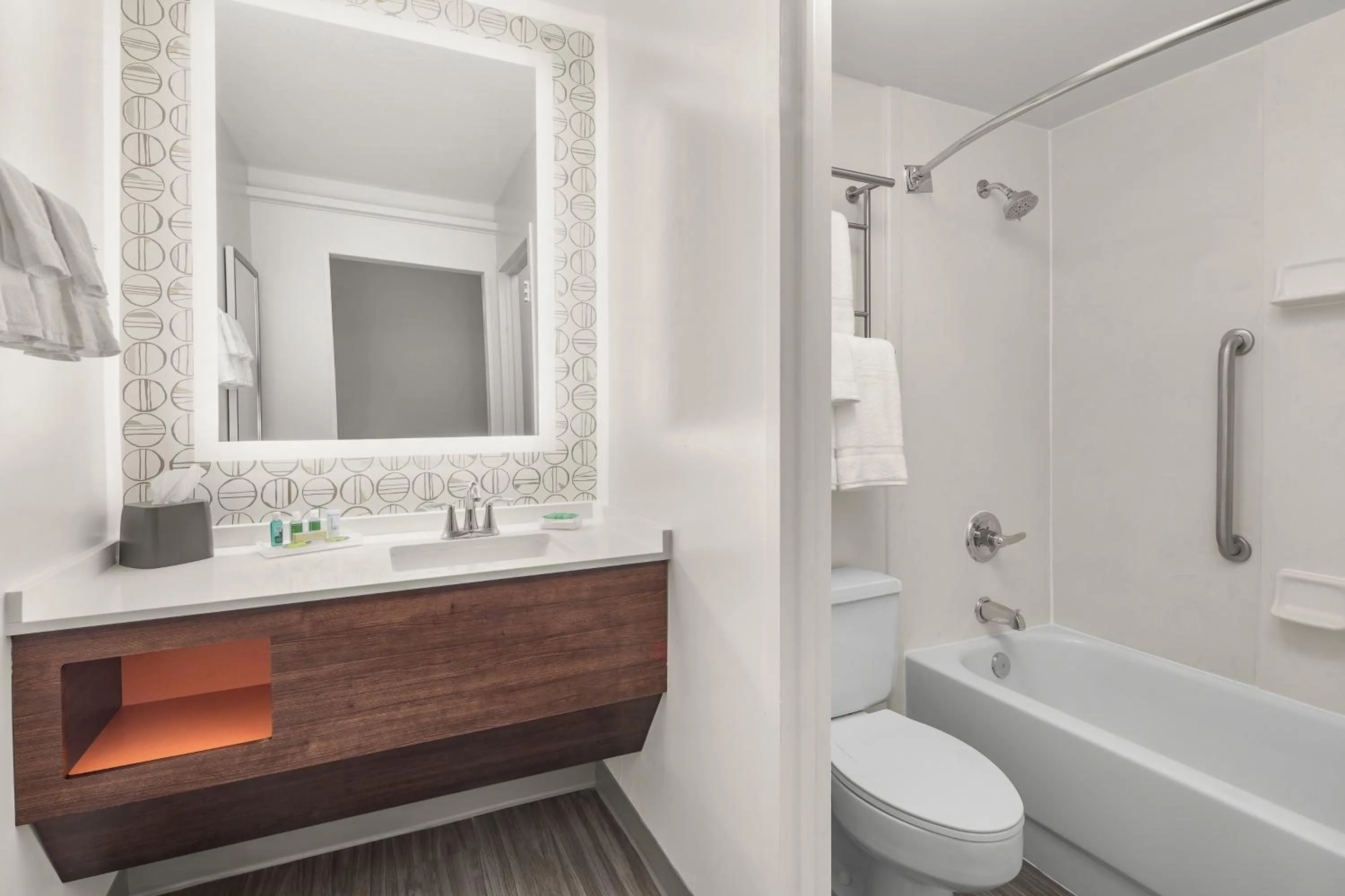 Bathroom in Holiday Inn Charleston-Riverview by IHG