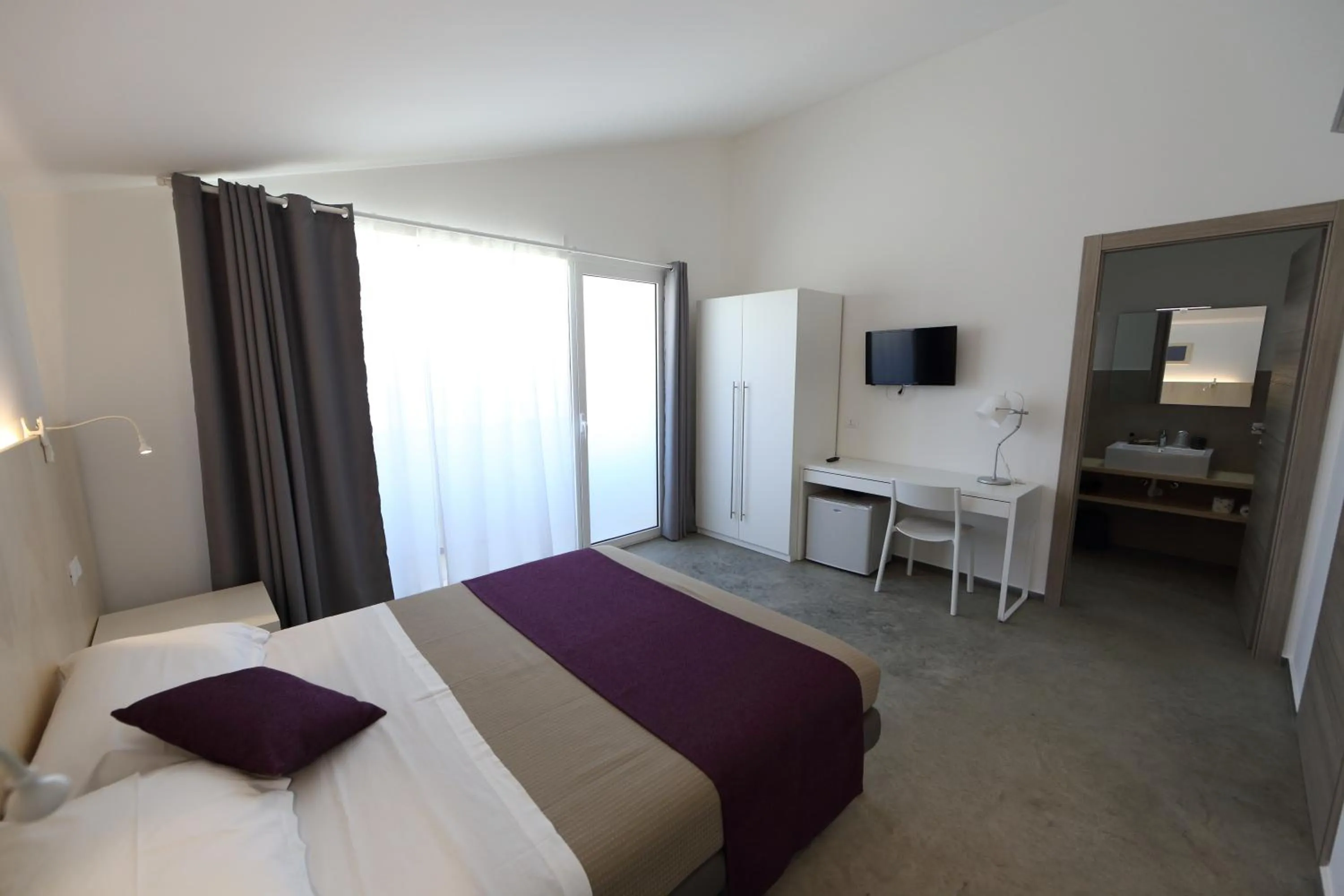 Photo of the whole room, Bed in I Giardini della Castellana