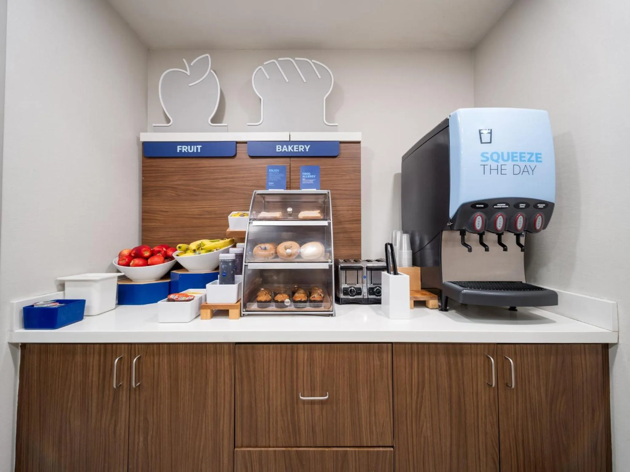 Breakfast in Holiday Inn Express Charlotte West - Gastonia by IHG