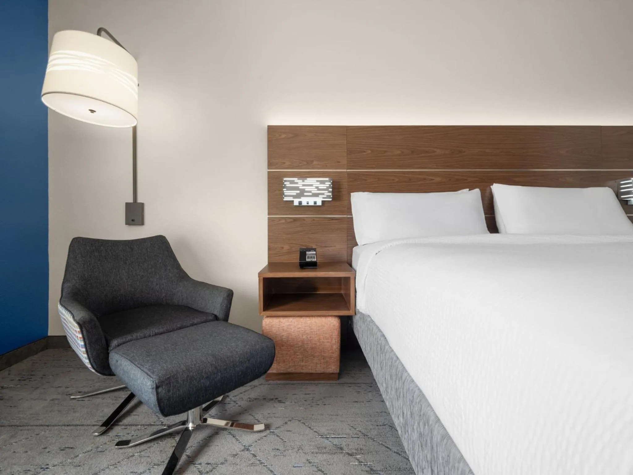 Photo of the whole room, Bed in Holiday Inn Express Charlotte West - Gastonia by IHG