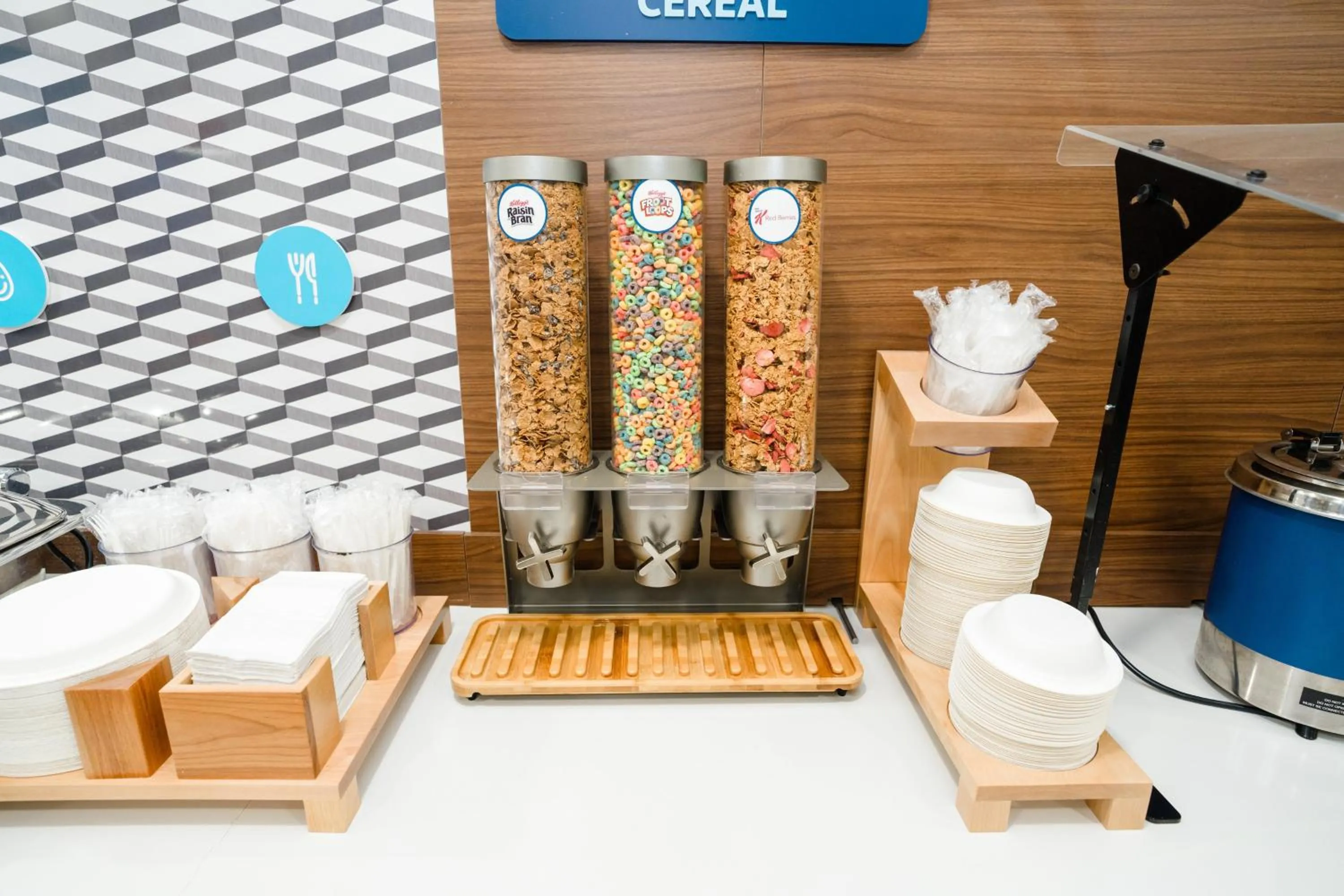 Breakfast in Holiday Inn Express Hotel & Suites Kodak East-Sevierville by IHG