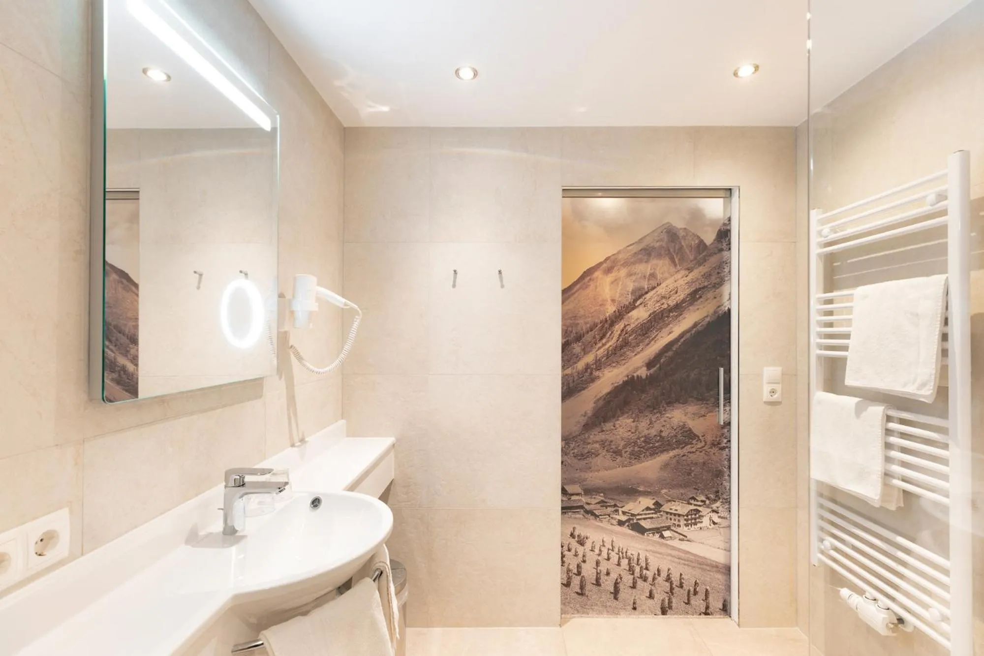 Bathroom in Hotel Pinzger Tux