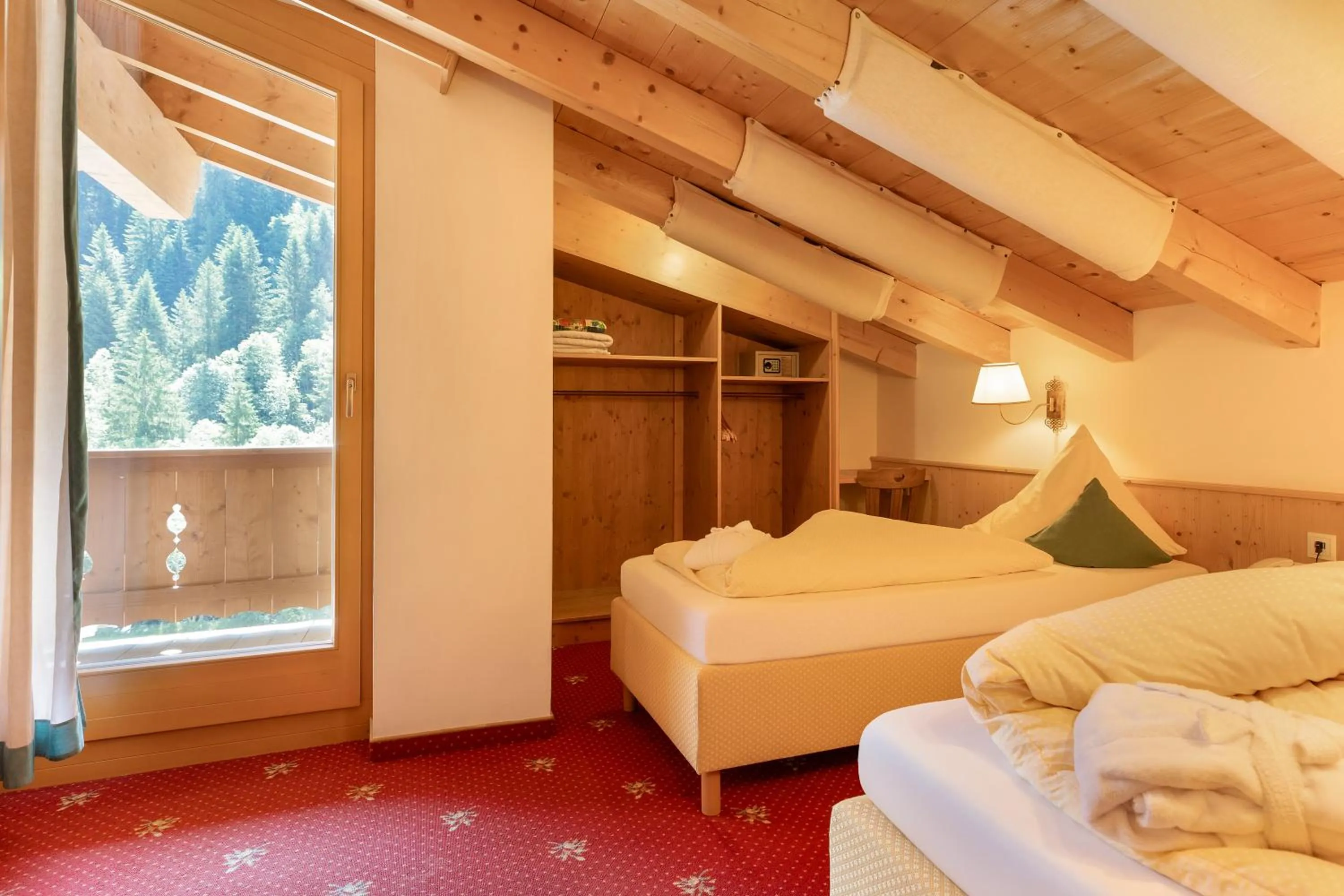 Bed in Hotel Pinzger Tux