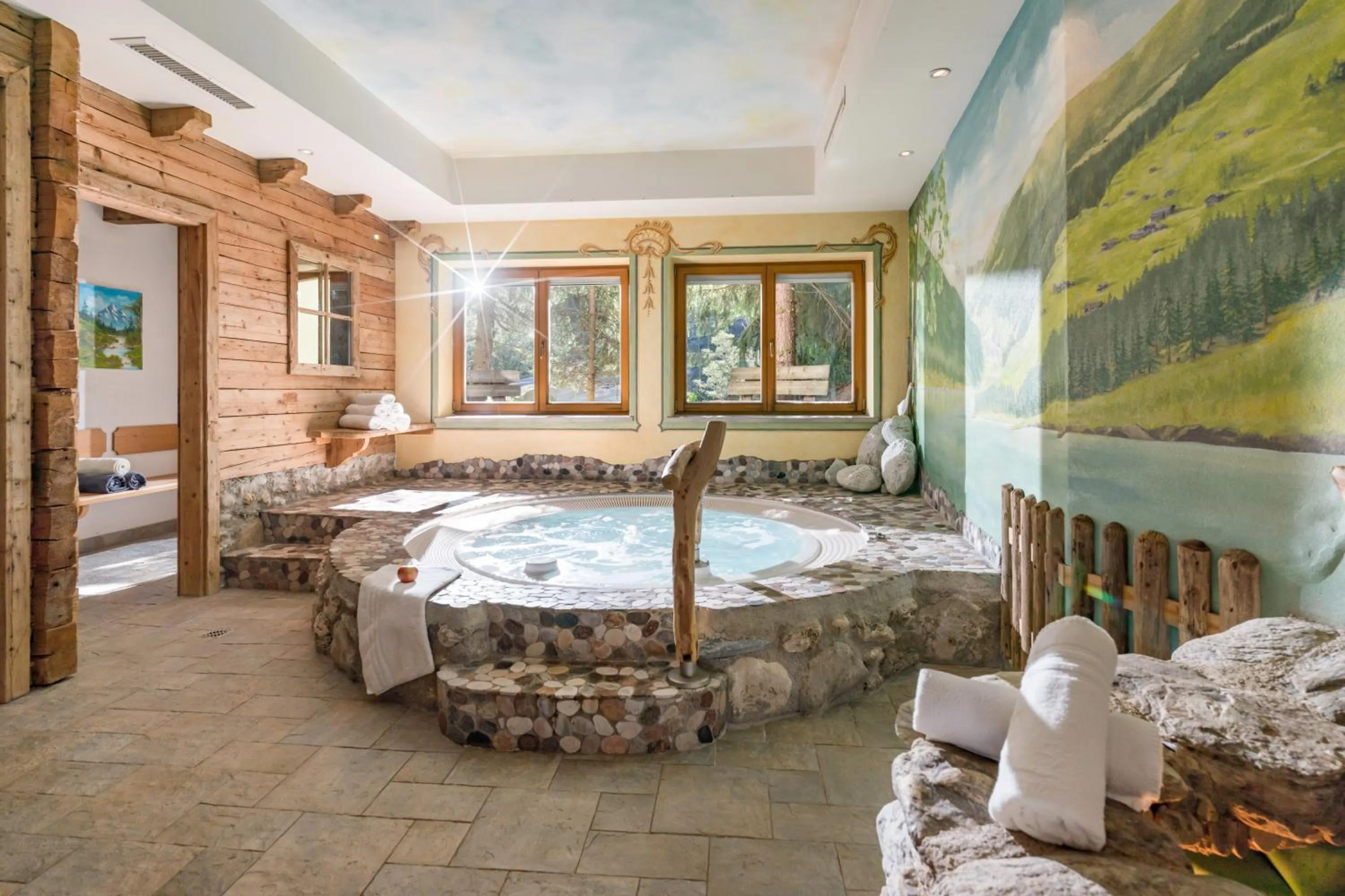 Hot Tub in Hotel Pinzger Tux
