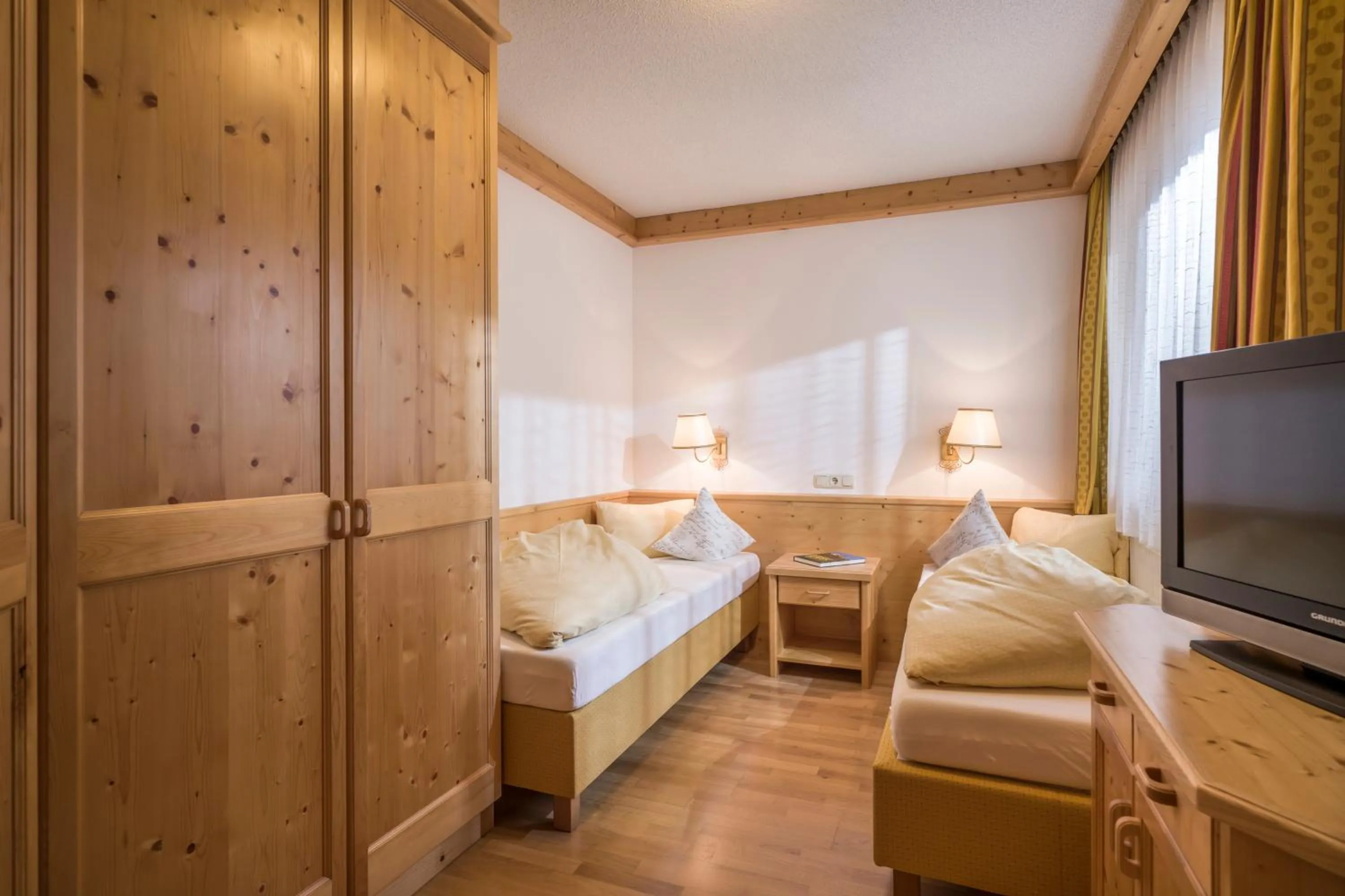 Bed in Hotel Pinzger Tux