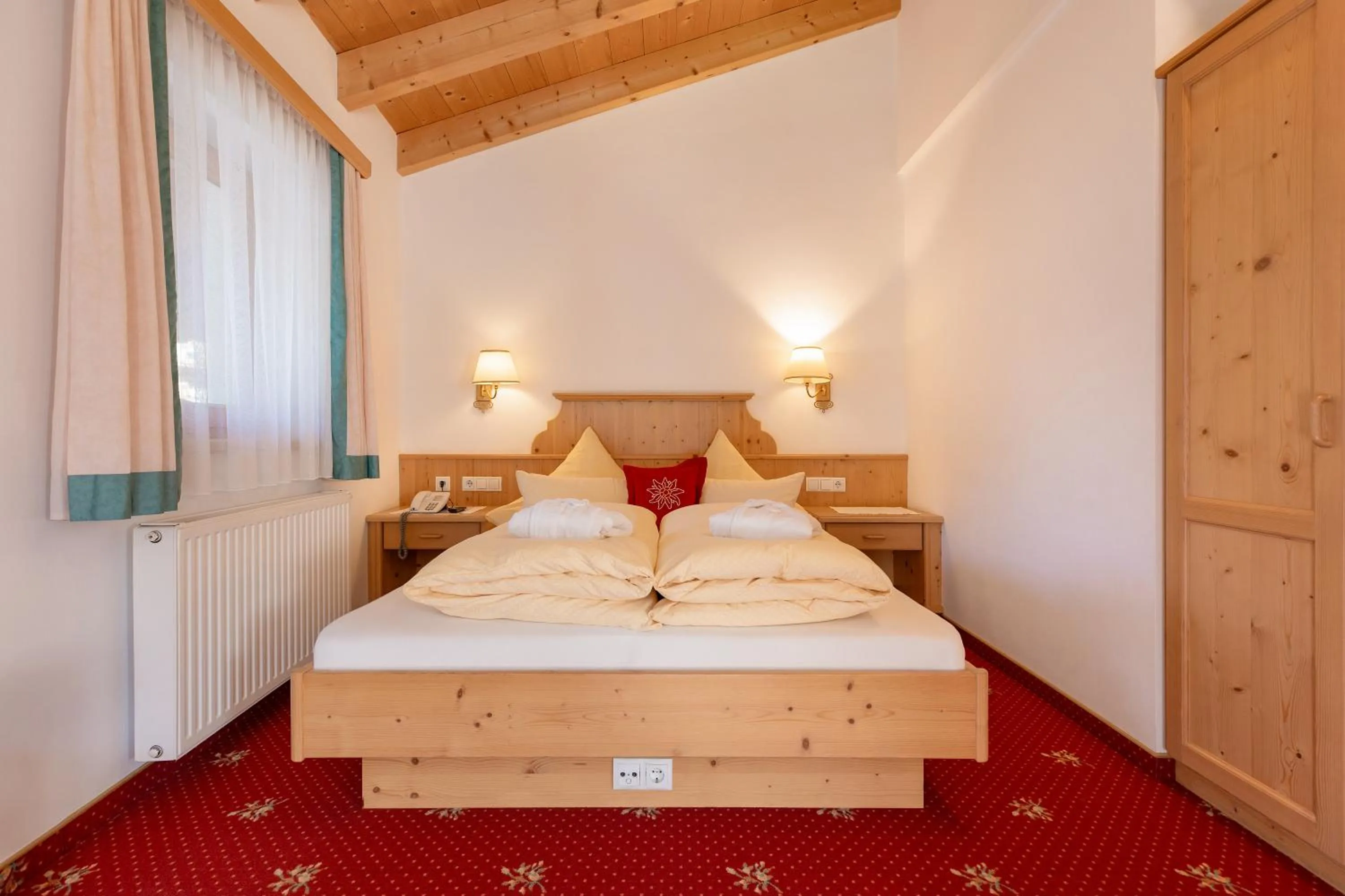 Bed in Hotel Pinzger Tux