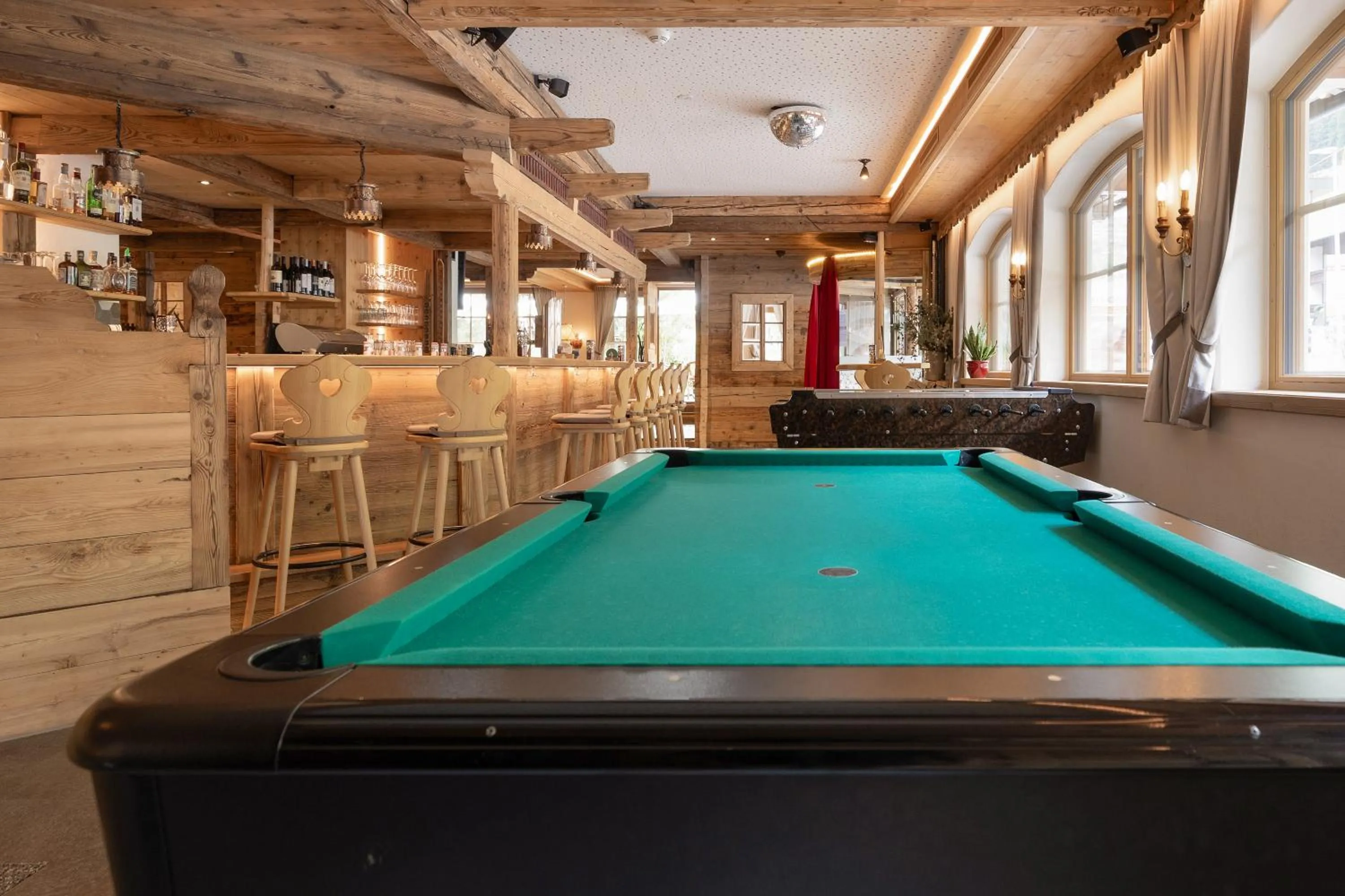 Billiard in Hotel Pinzger Tux