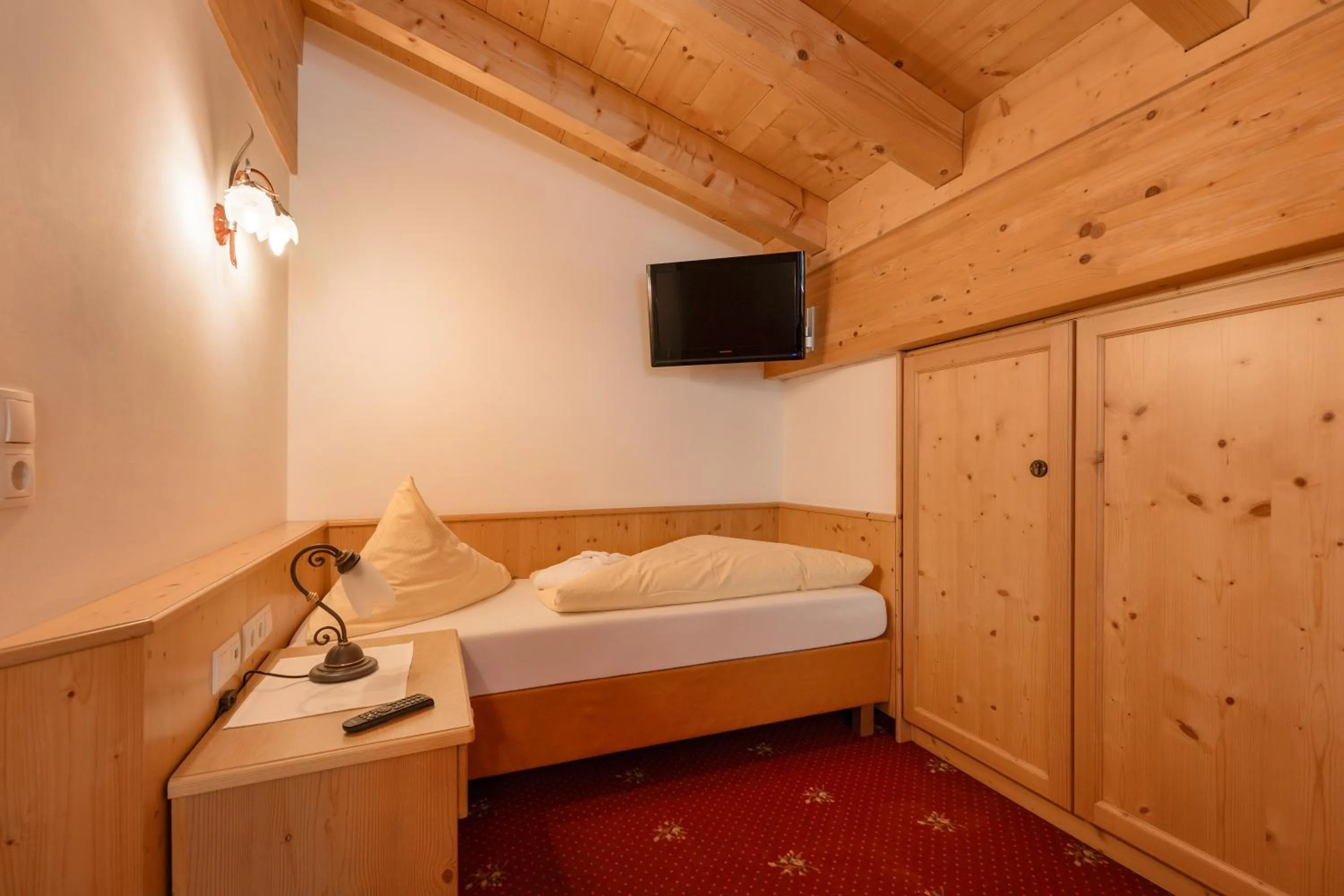 Bed in Hotel Pinzger Tux