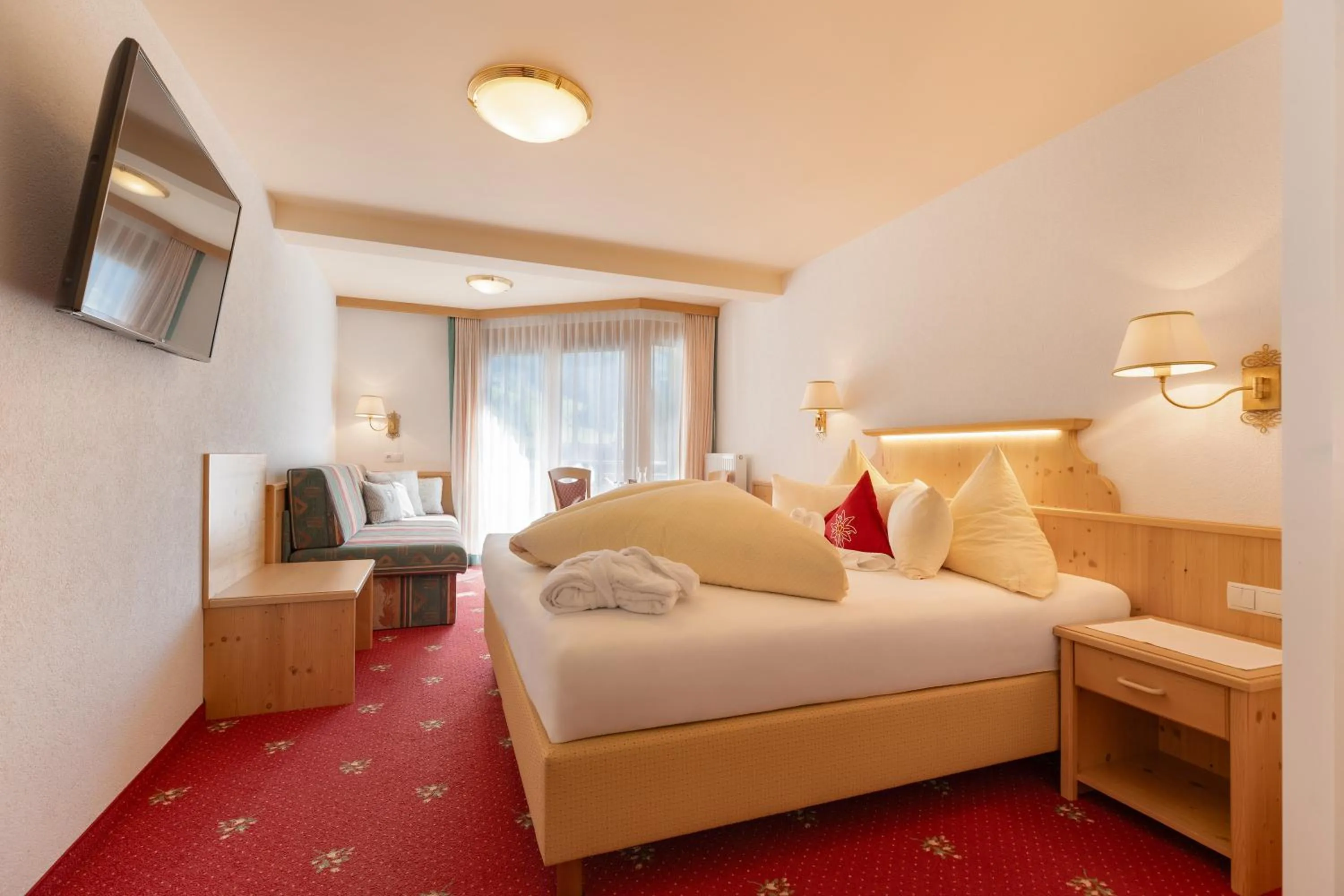 Bed in Hotel Pinzger Tux