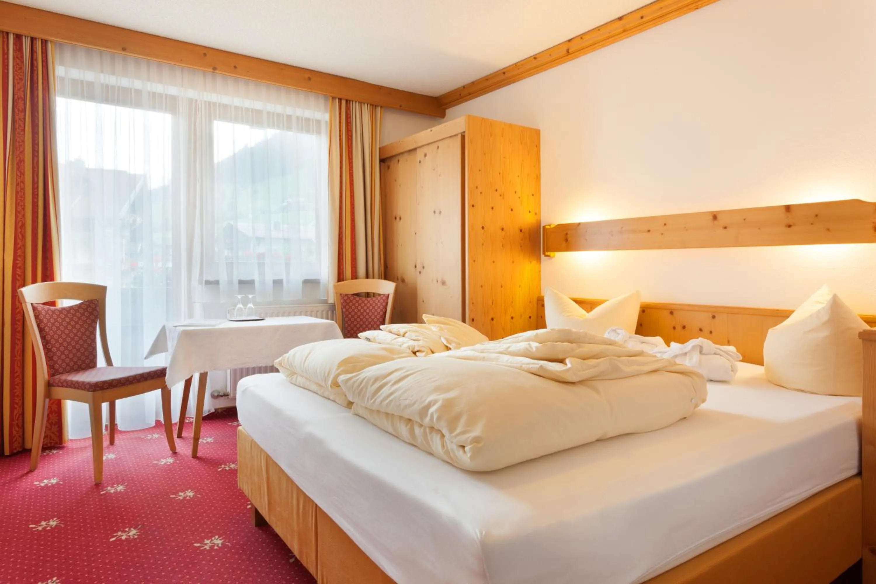 Bed in Hotel Pinzger Tux