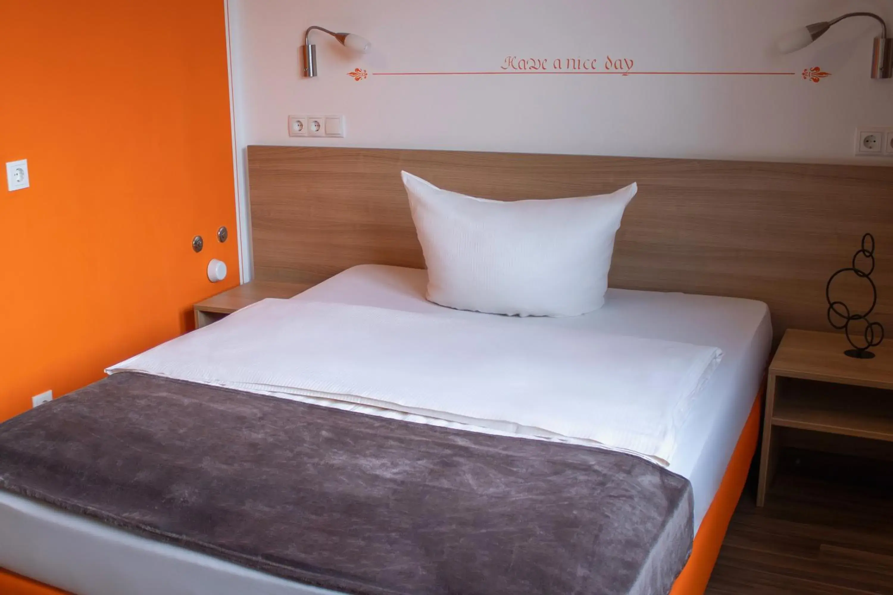 Comfort Single Room in Orange Hotel und Apartments Comfort Single Room in Orange Hotel und Apartments