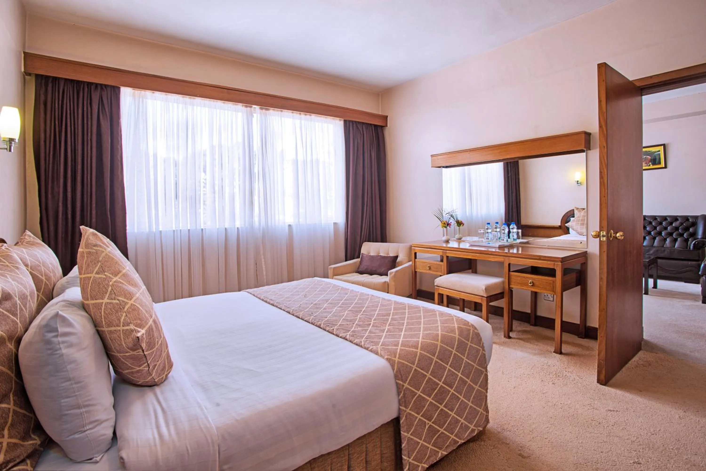 Bedroom, Bed in Sirikwa Hotel