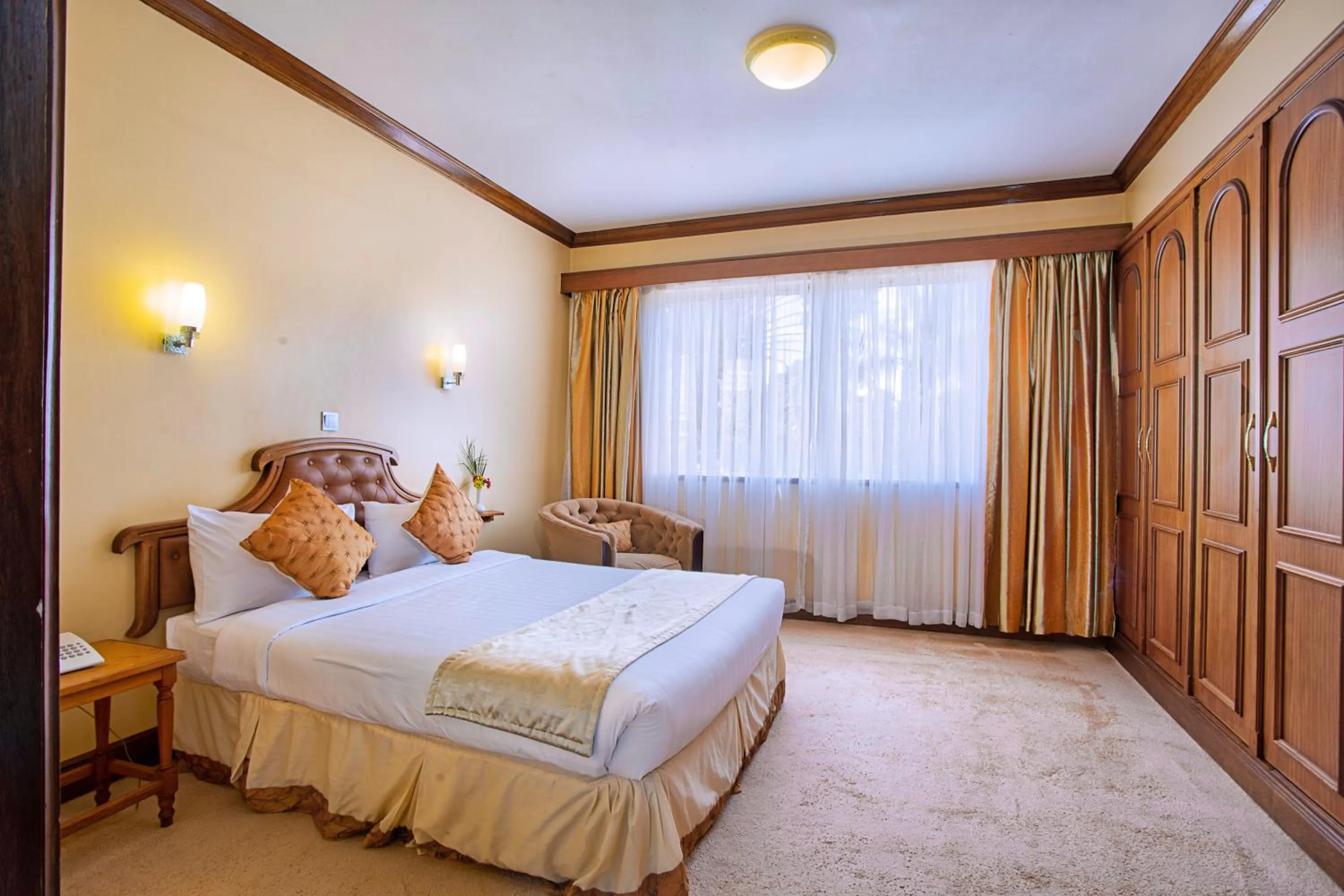 Bedroom, Bed in Sirikwa Hotel