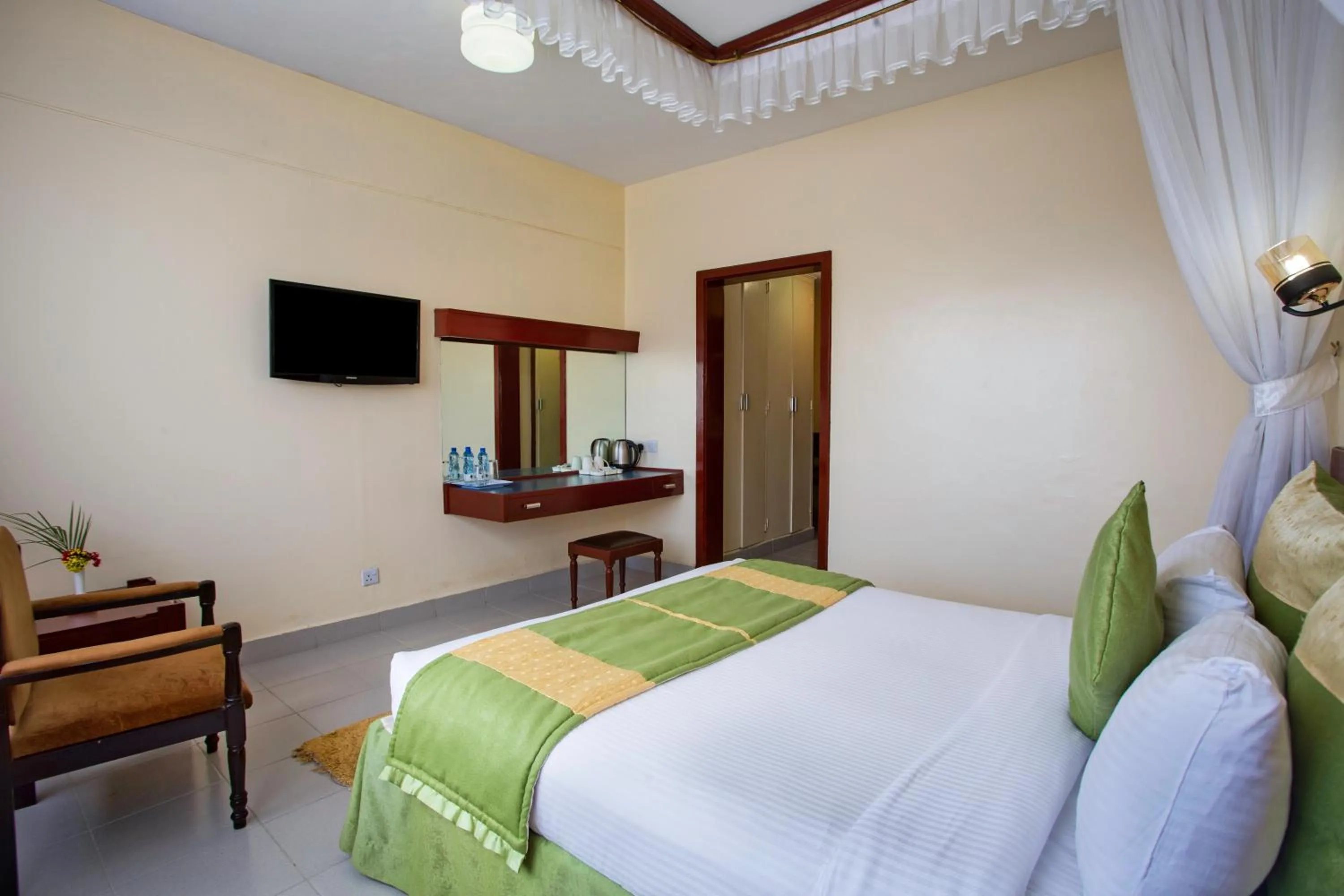 Bedroom, Bed in Sirikwa Hotel