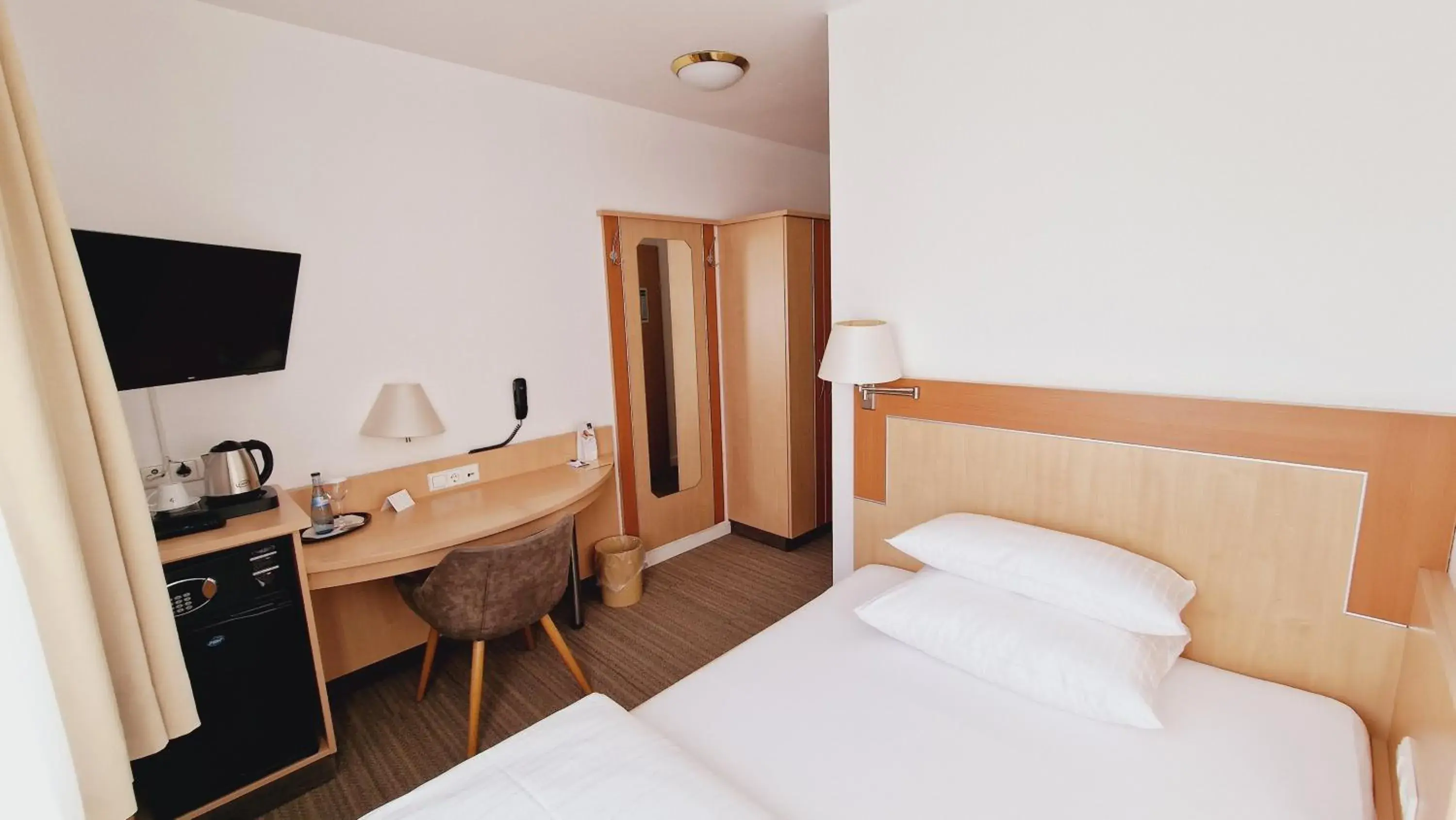 Large Single Room - single occupancy in Hotel Garni Large Single Room - single occupancy in Hotel Garni
