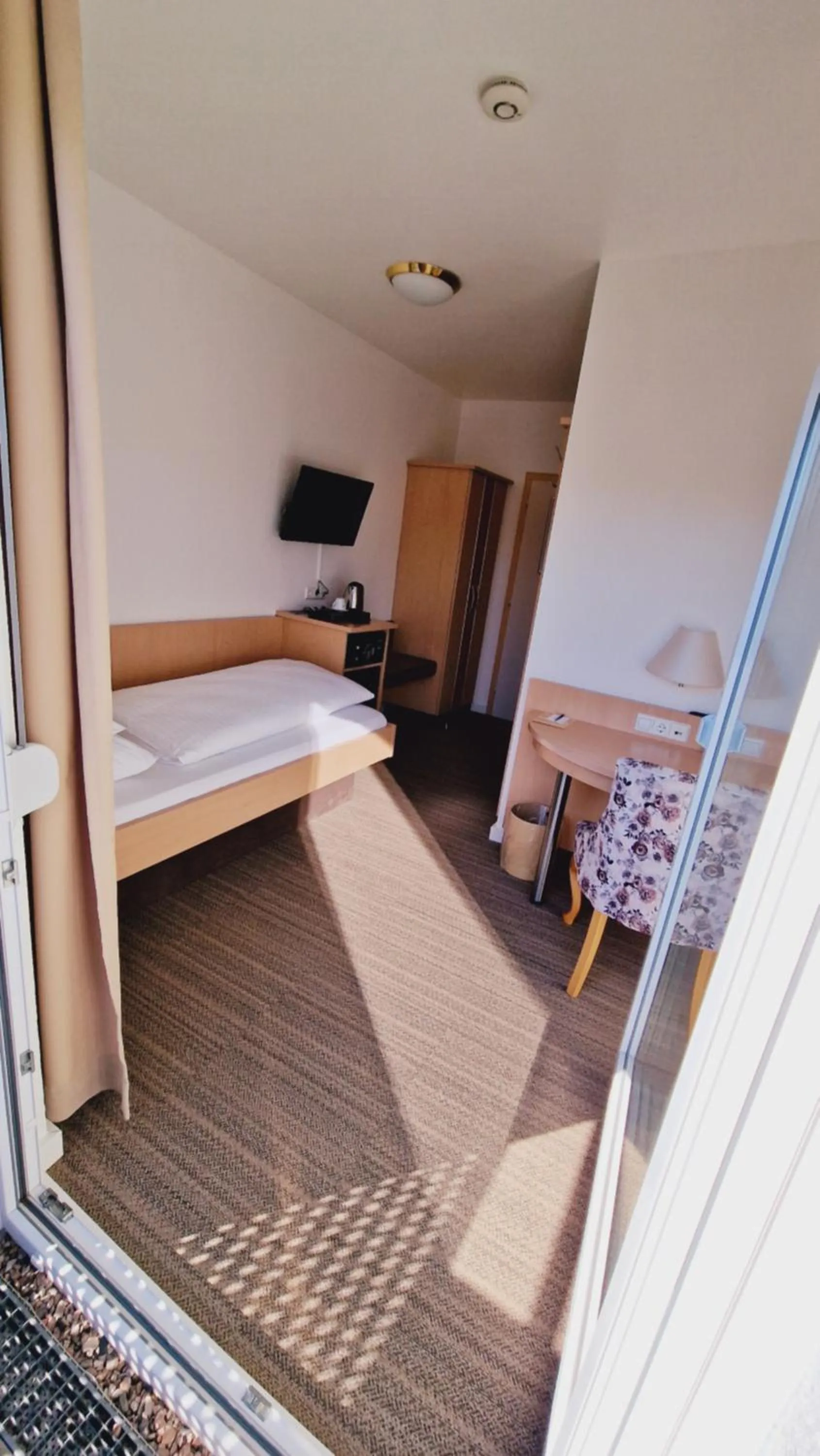 Balcony/Terrace, Bed in Hotel Garni Superior