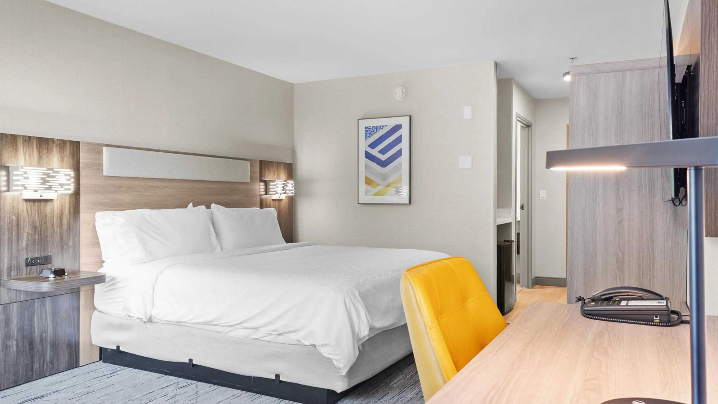 Photo of the whole room, Bed in Holiday Inn Express Hotel & Suites Manchester - Airport by IHG