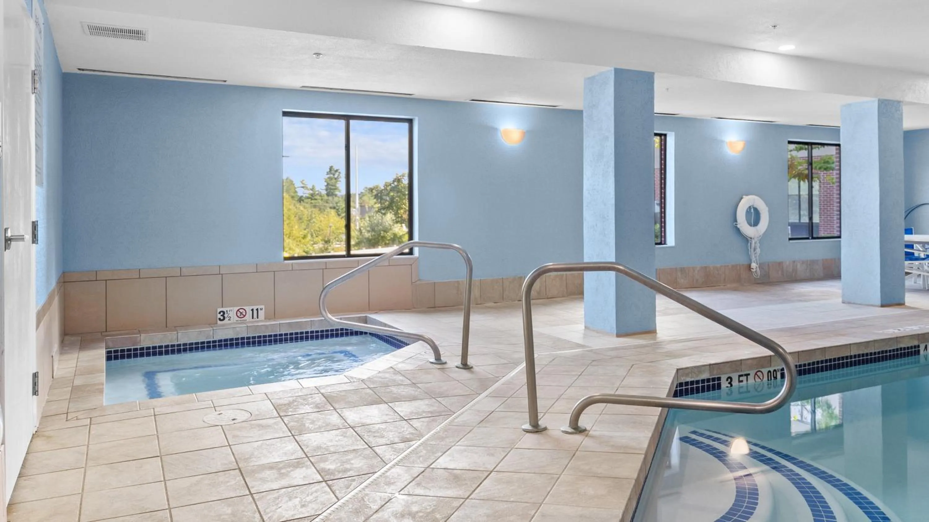 Spa and wellness centre/facilities in Holiday Inn Express Hotel & Suites Manchester - Airport by IHG