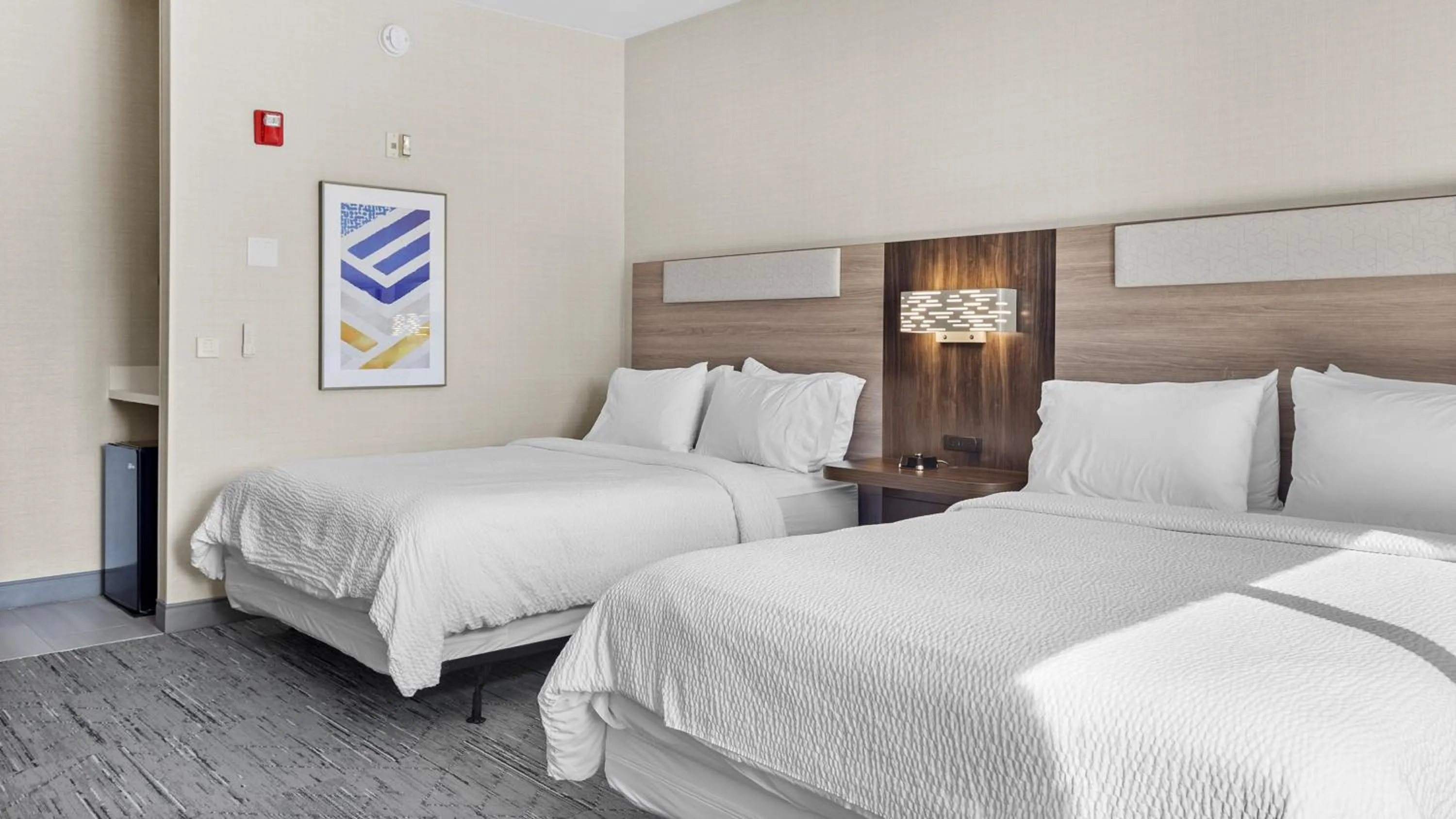 Photo of the whole room, Bed in Holiday Inn Express Hotel & Suites Manchester - Airport by IHG