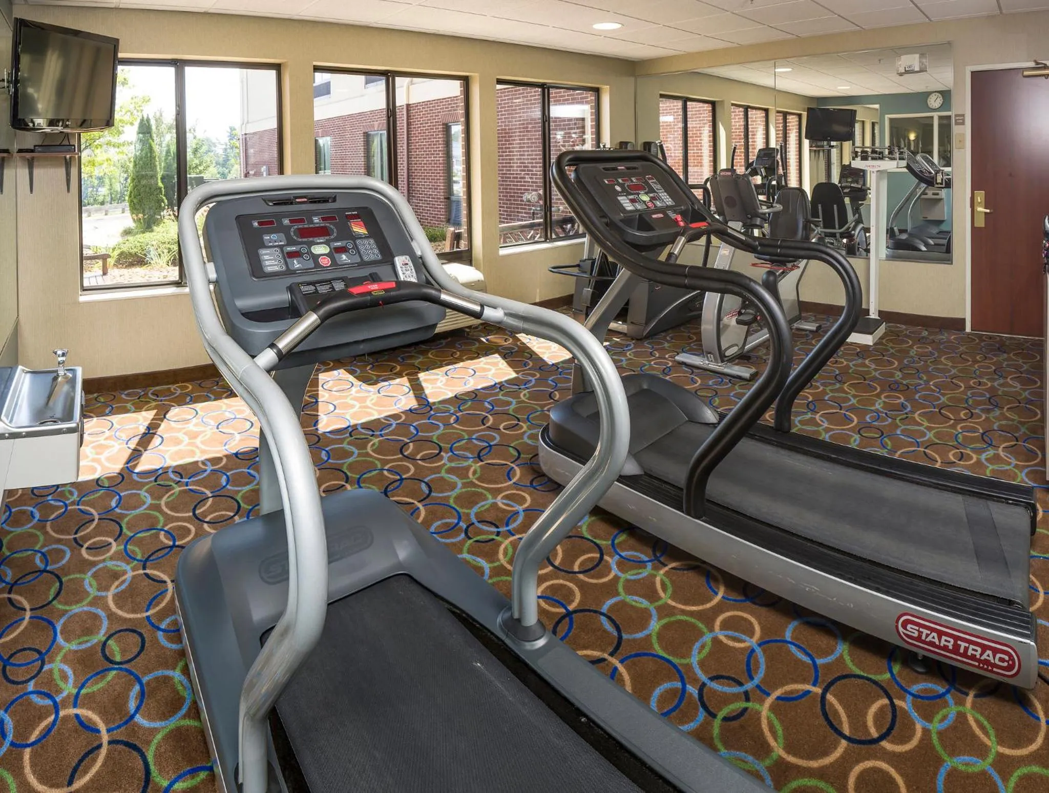 Fitness centre/facilities in Holiday Inn Express Hotel & Suites Manchester - Airport by IHG