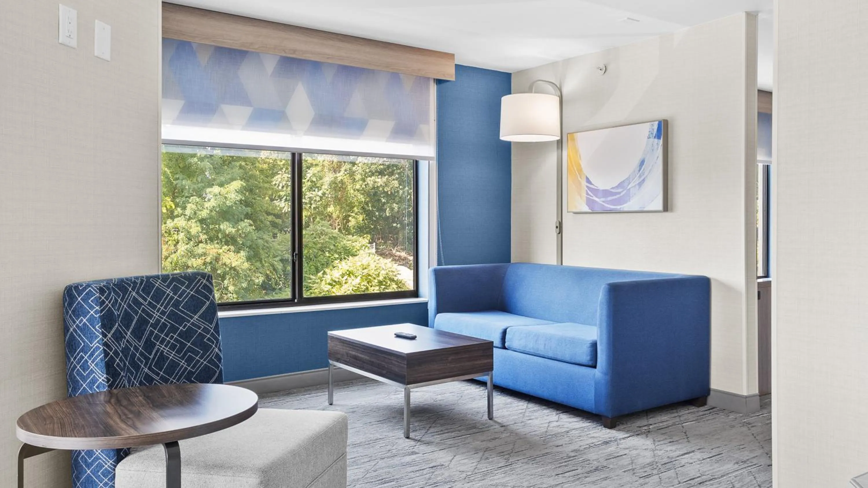 Photo of the whole room in Holiday Inn Express Hotel & Suites Manchester - Airport by IHG