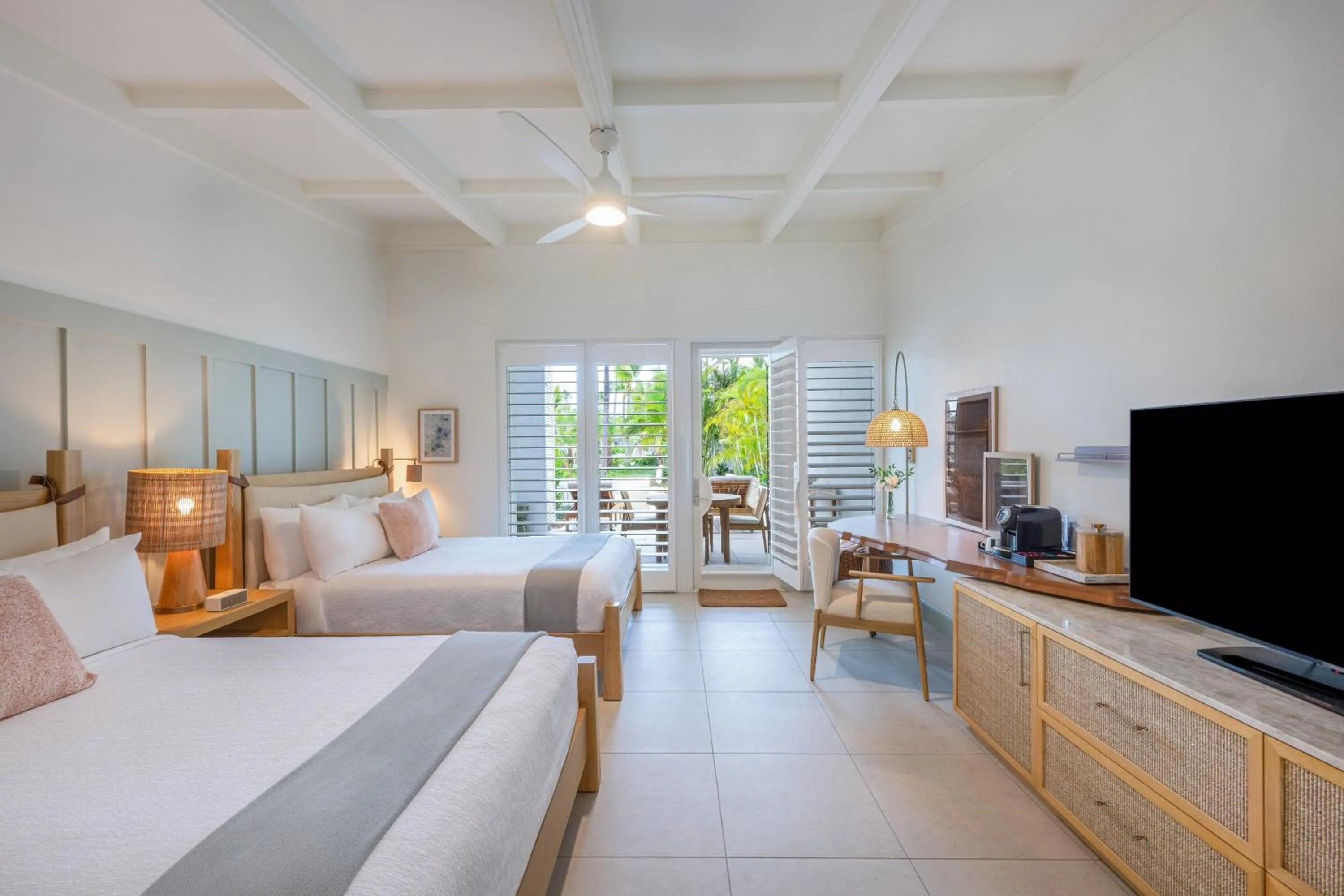 Bedroom, Bed in Islander Resort