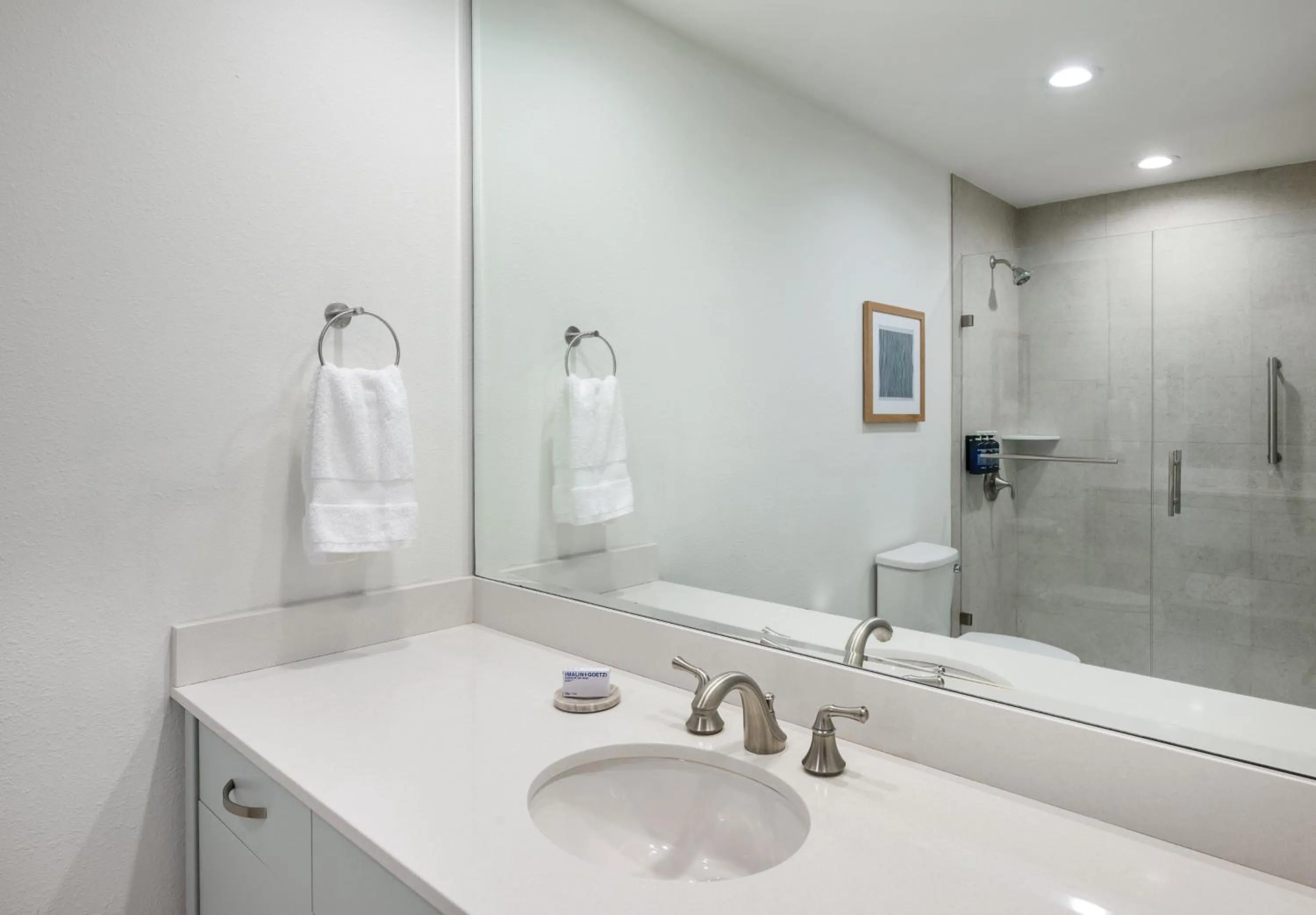 Bathroom in Islander Resort