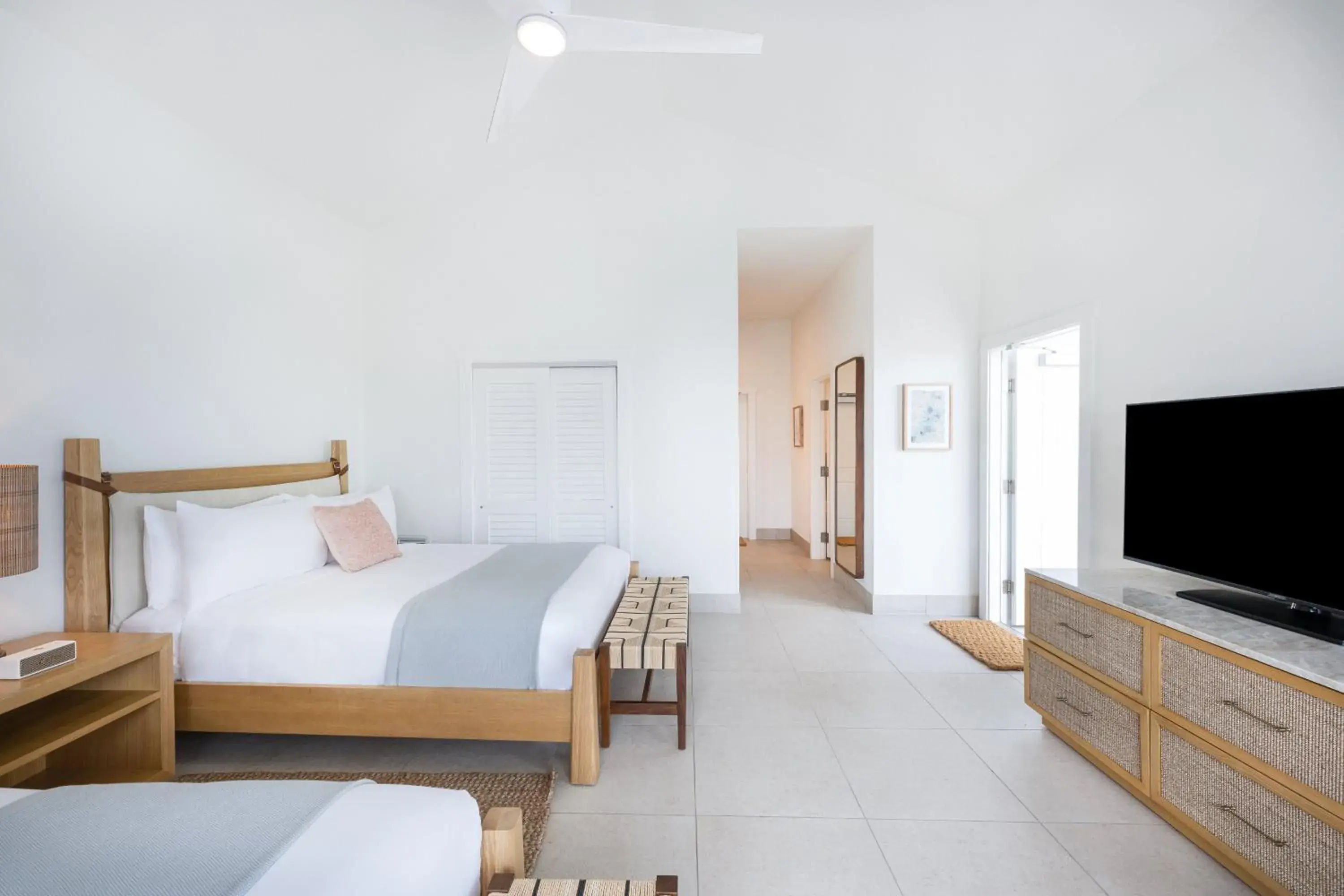 2 Queen Beds, Jr. Suite Sable Oceanfront in Islander Resort 2 Queen Beds, Jr. Suite Sable Oceanfront in Islander Resort