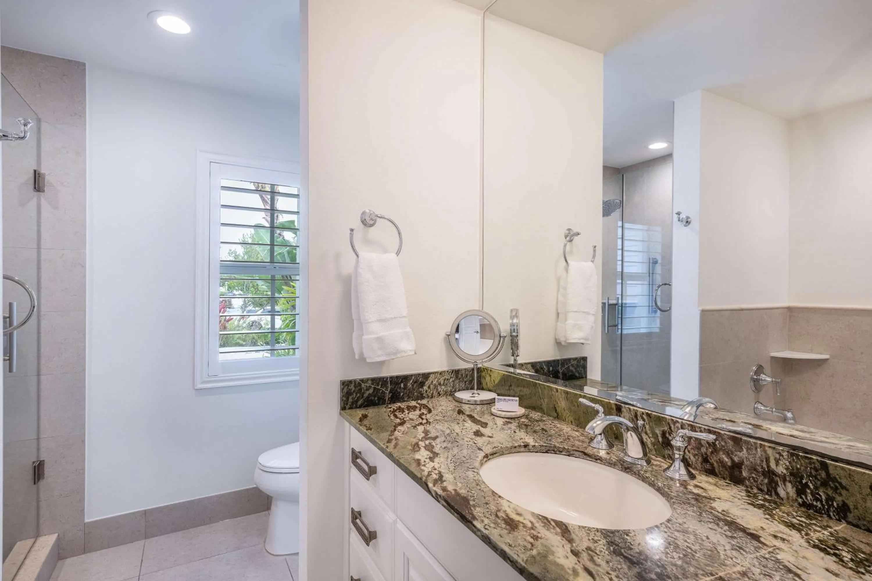 Bathroom in Islander Resort