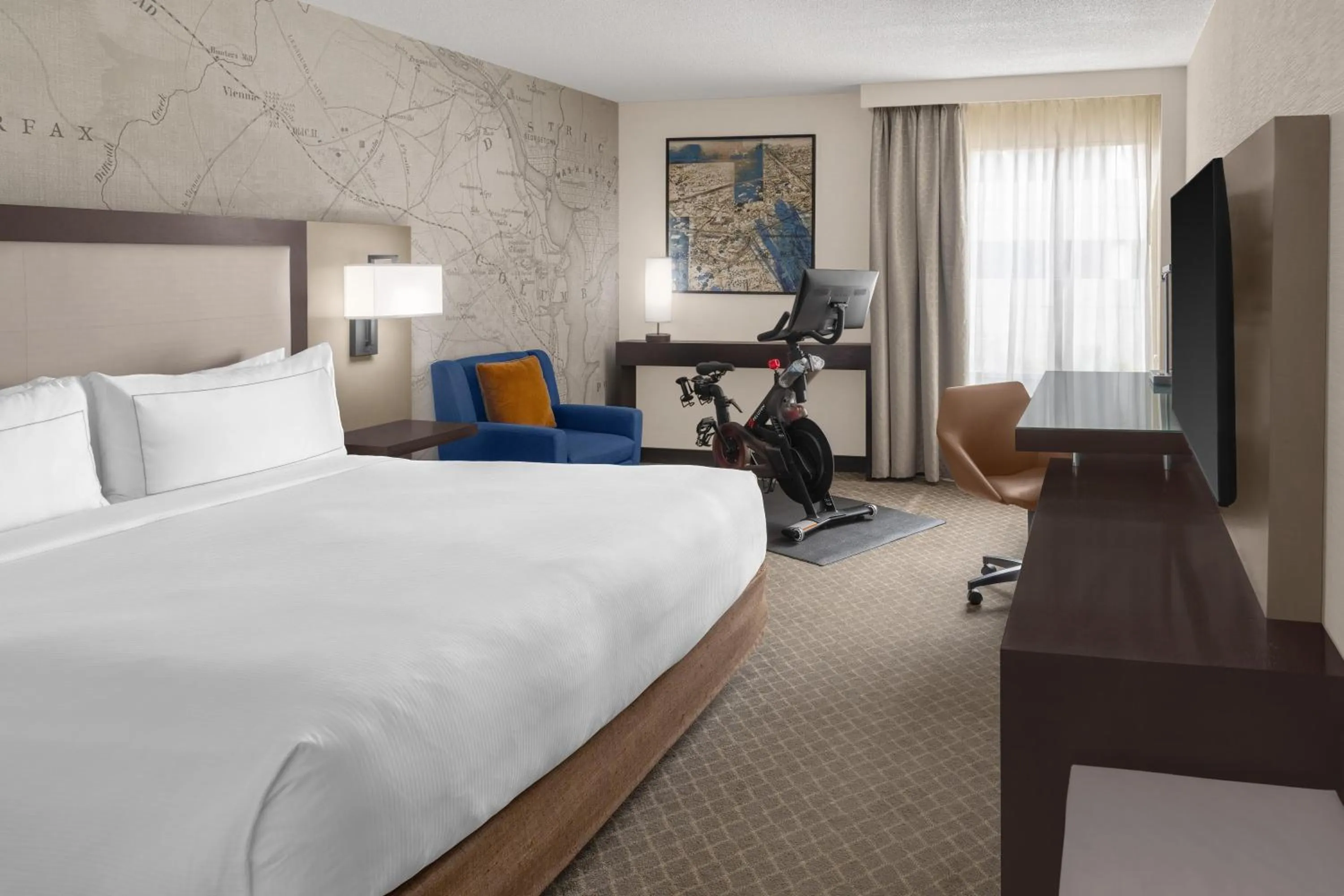 Bed in DoubleTree by Hilton McLean Tysons