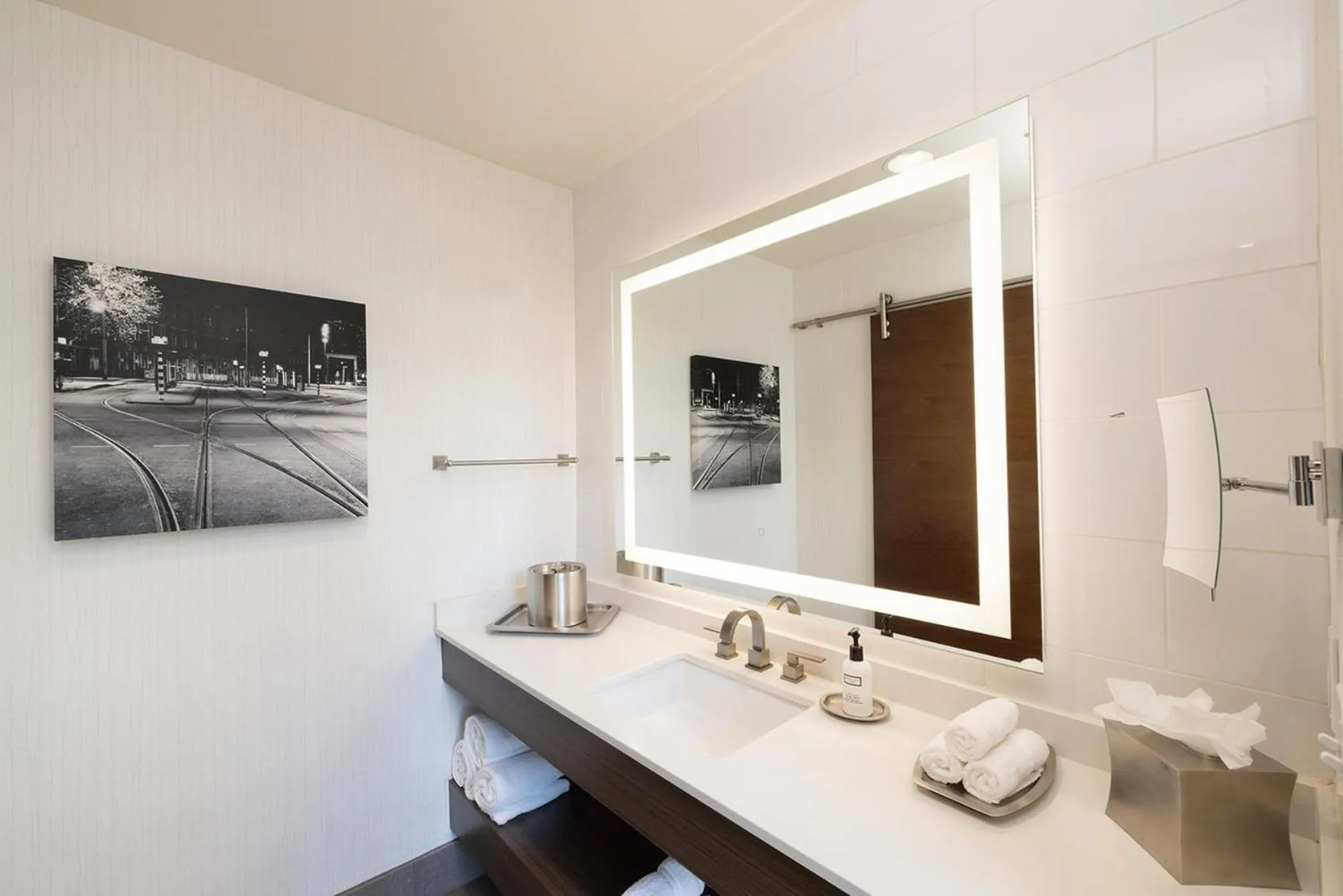 Bathroom in voco Hotel Napoleon Memphis by IHG