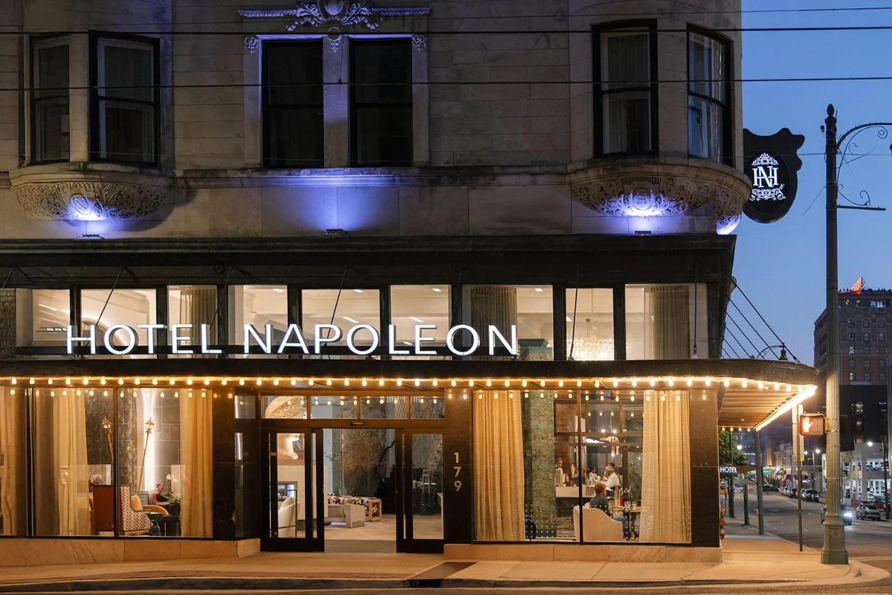 Property building in voco Hotel Napoleon Memphis by IHG