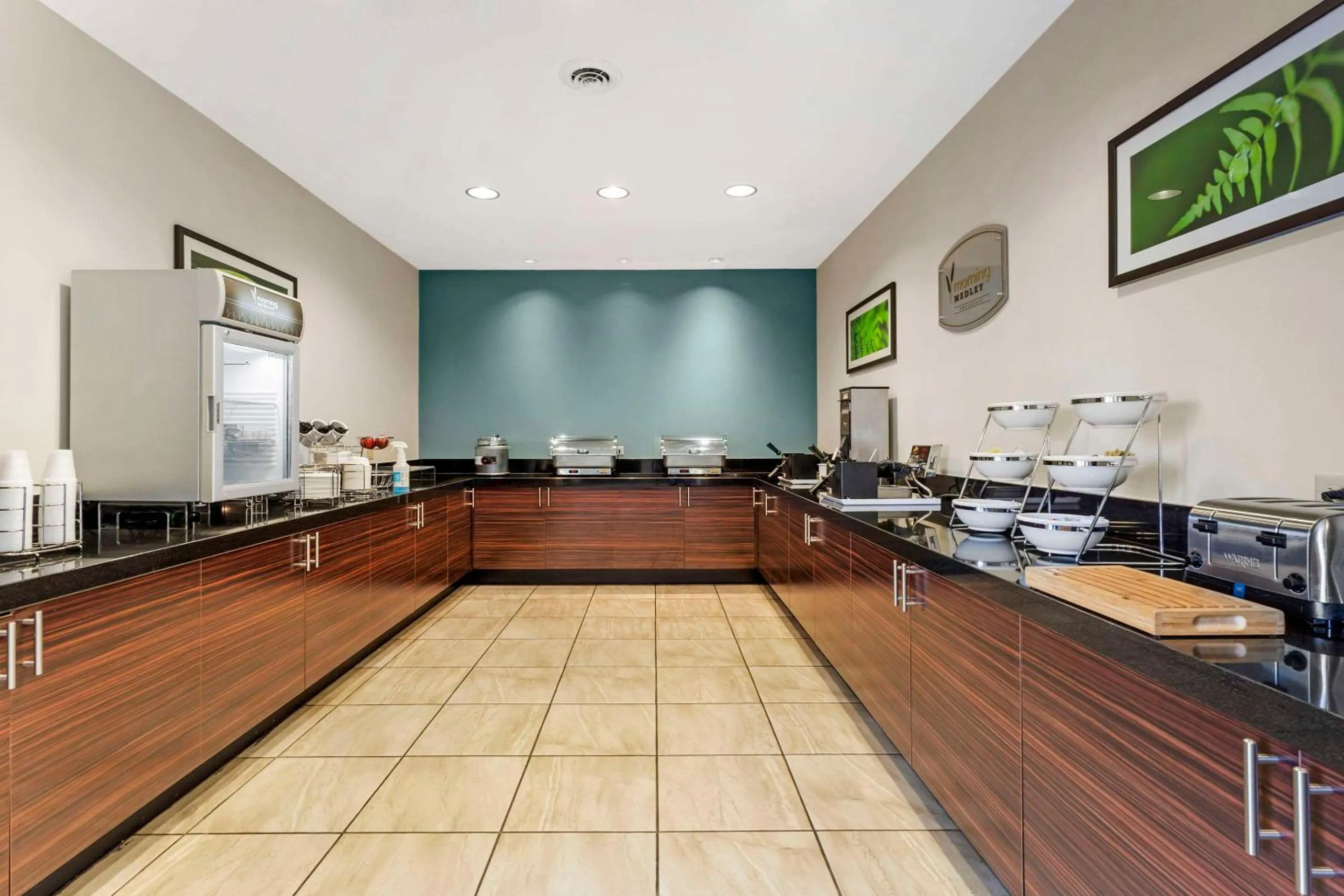 Breakfast in Sleep Inn & Suites Cumberland