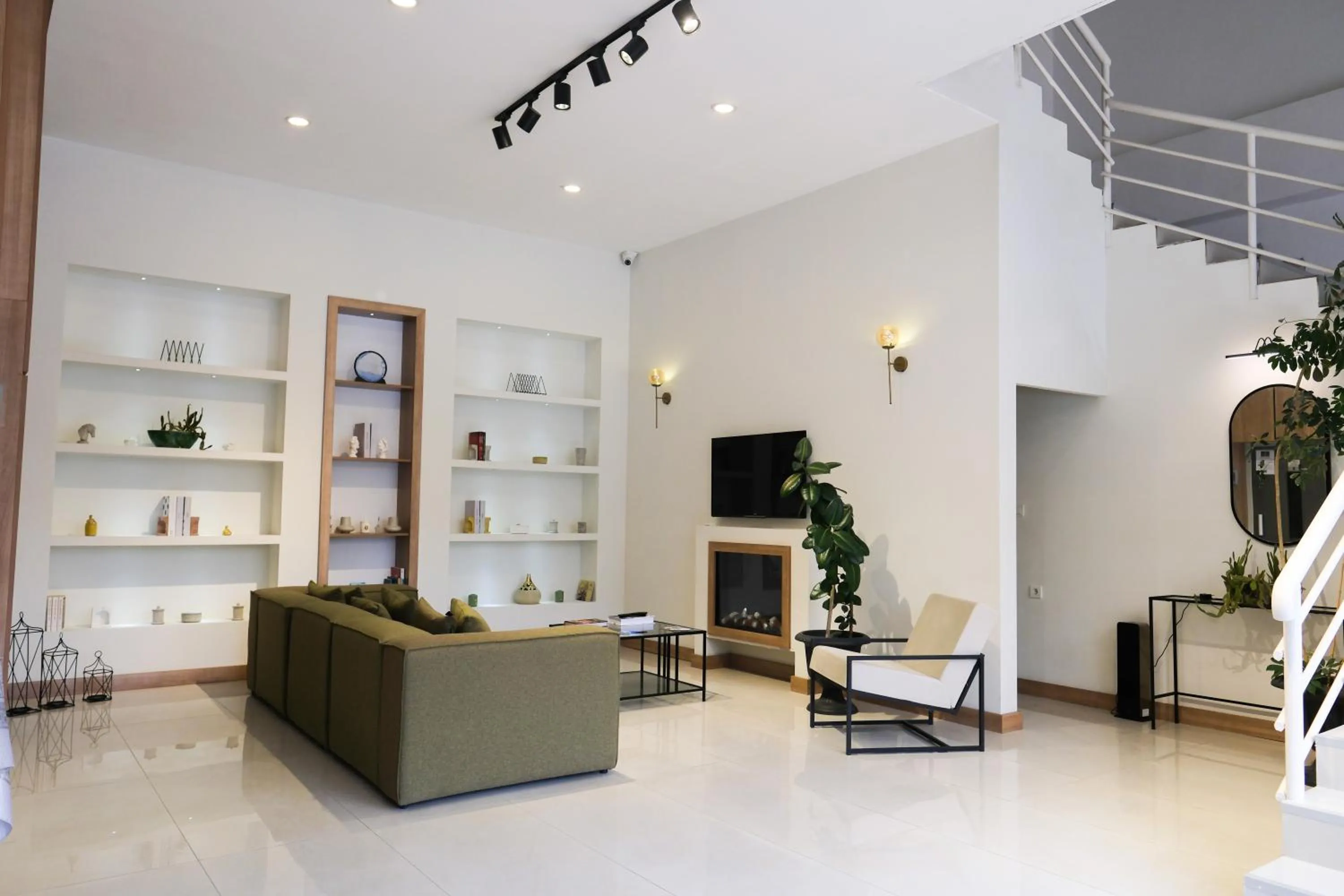 Communal lounge/ TV room in Altayhan Otel