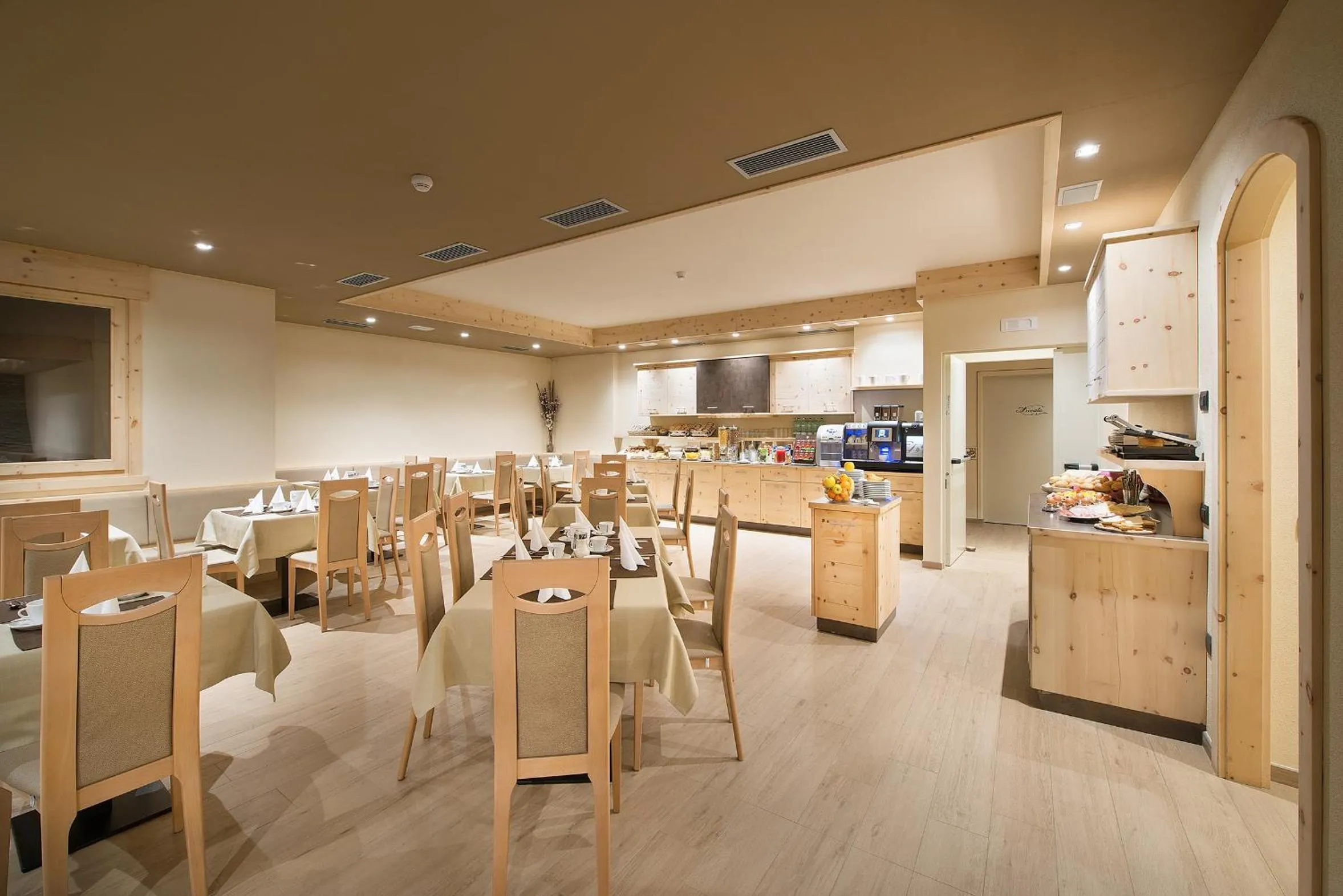 Restaurant/places to eat in Hotel Silvestri