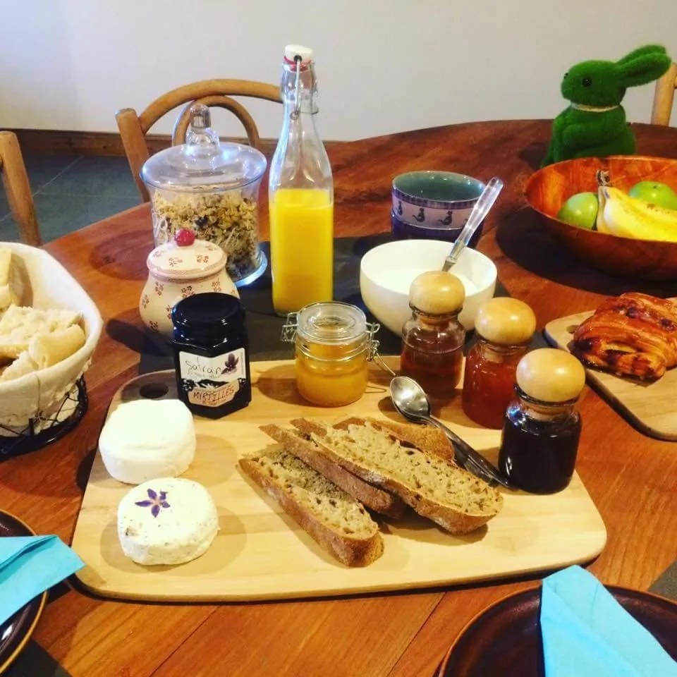 Continental breakfast in Chantemerle 1741, chambres d'hôtes à la montagne